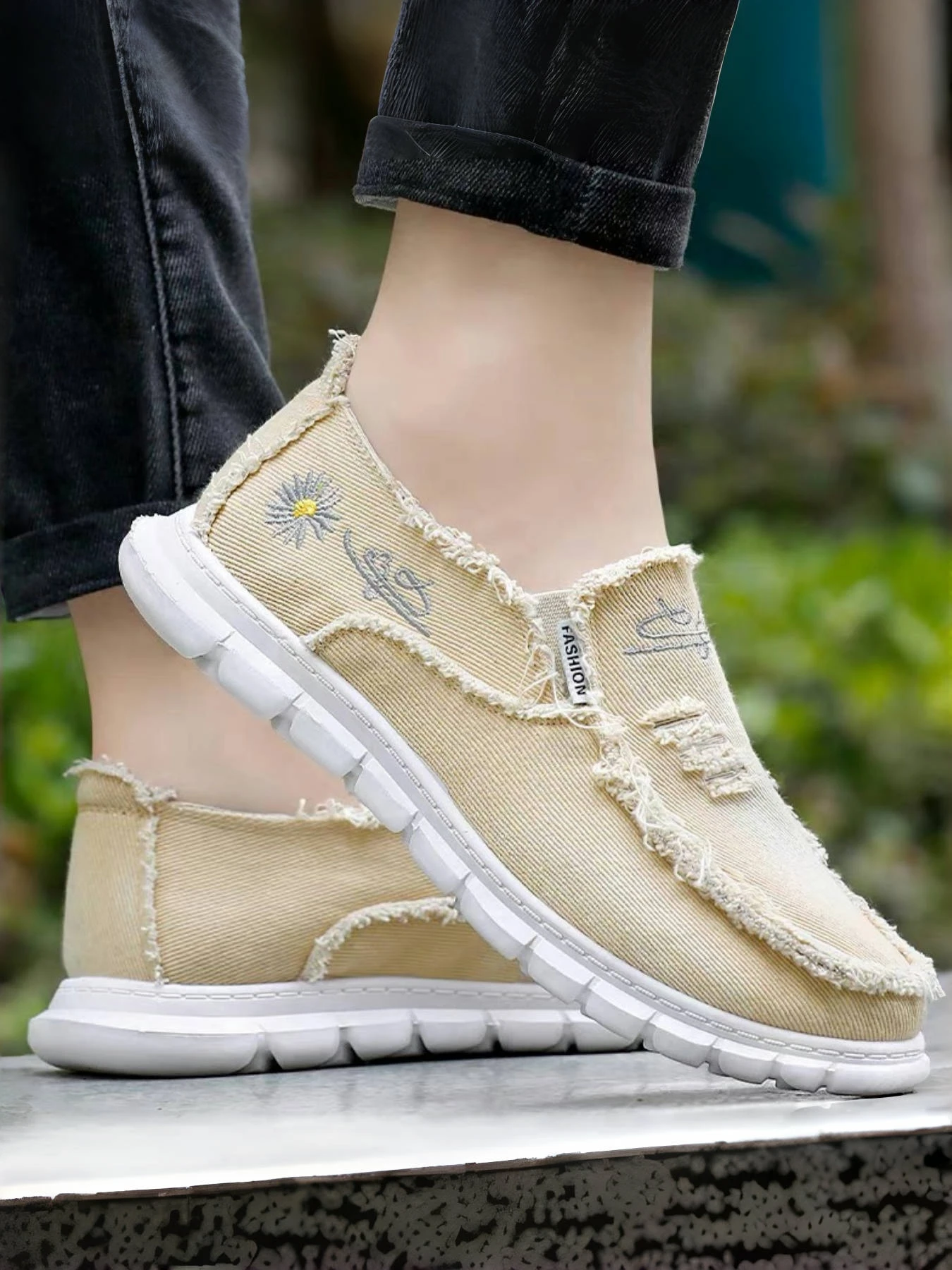 Loafers, Lightweight, Anti-Slip, Walking, Casual and Breathable Couple Shoes, Men's and Women's Outdoor Shoes. Shipping Included