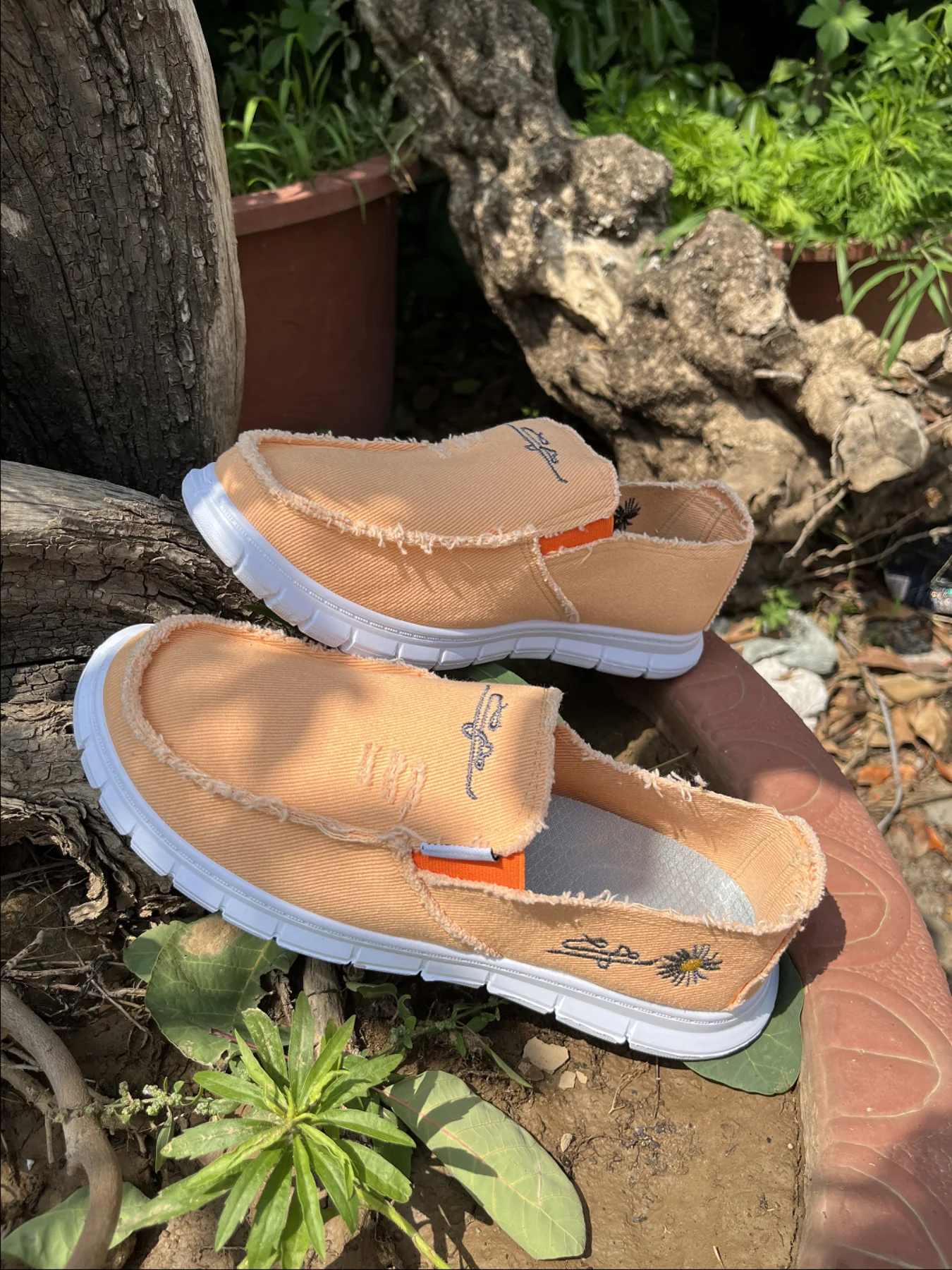 Loafers, Lightweight, Anti-Slip, Walking, Casual and Breathable Couple Shoes, Men's and Women's Outdoor Shoes. Shipping Included