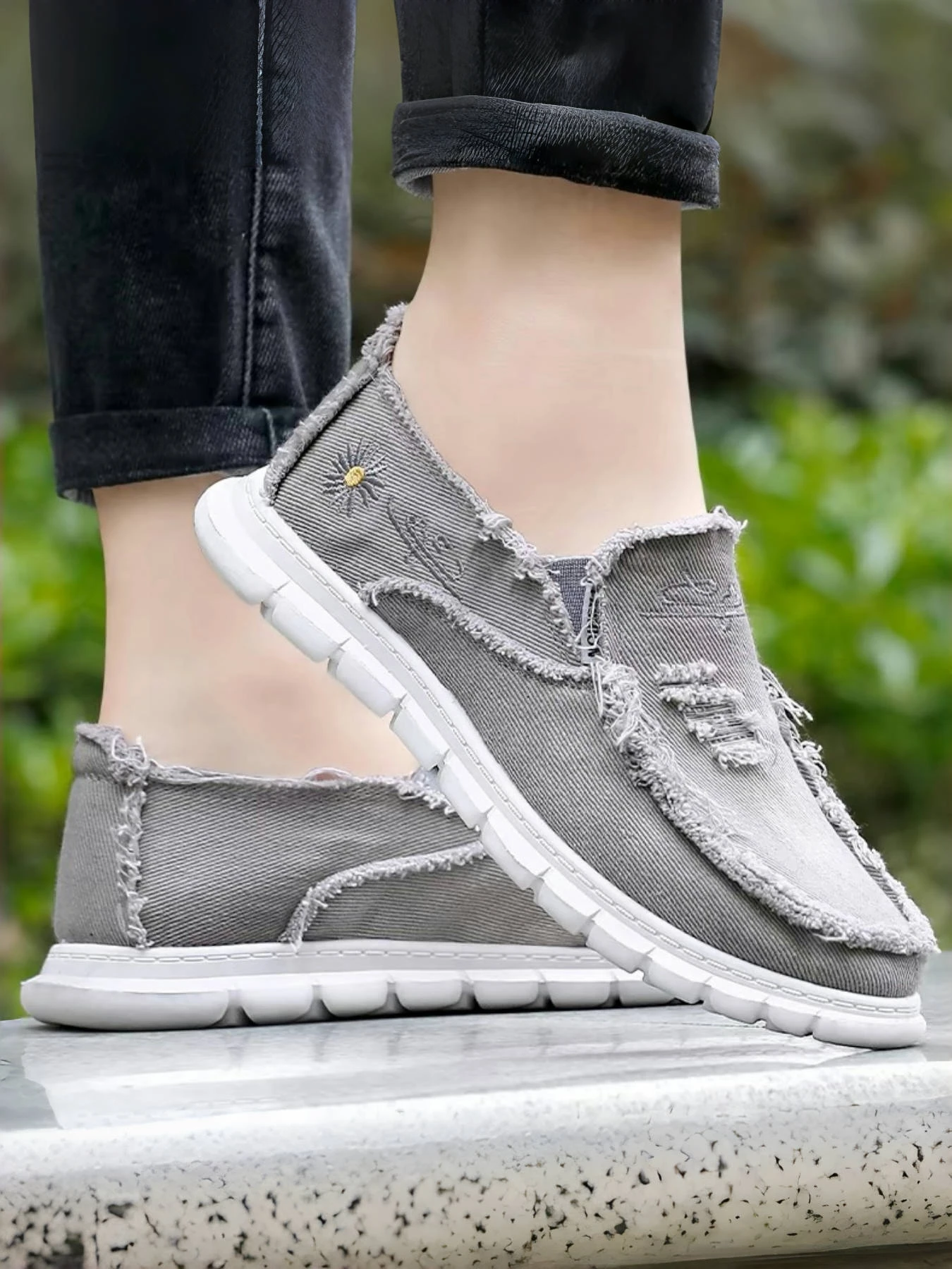 Loafers, Lightweight, Anti-Slip, Walking, Casual and Breathable Couple Shoes, Men's and Women's Outdoor Shoes. Shipping Included