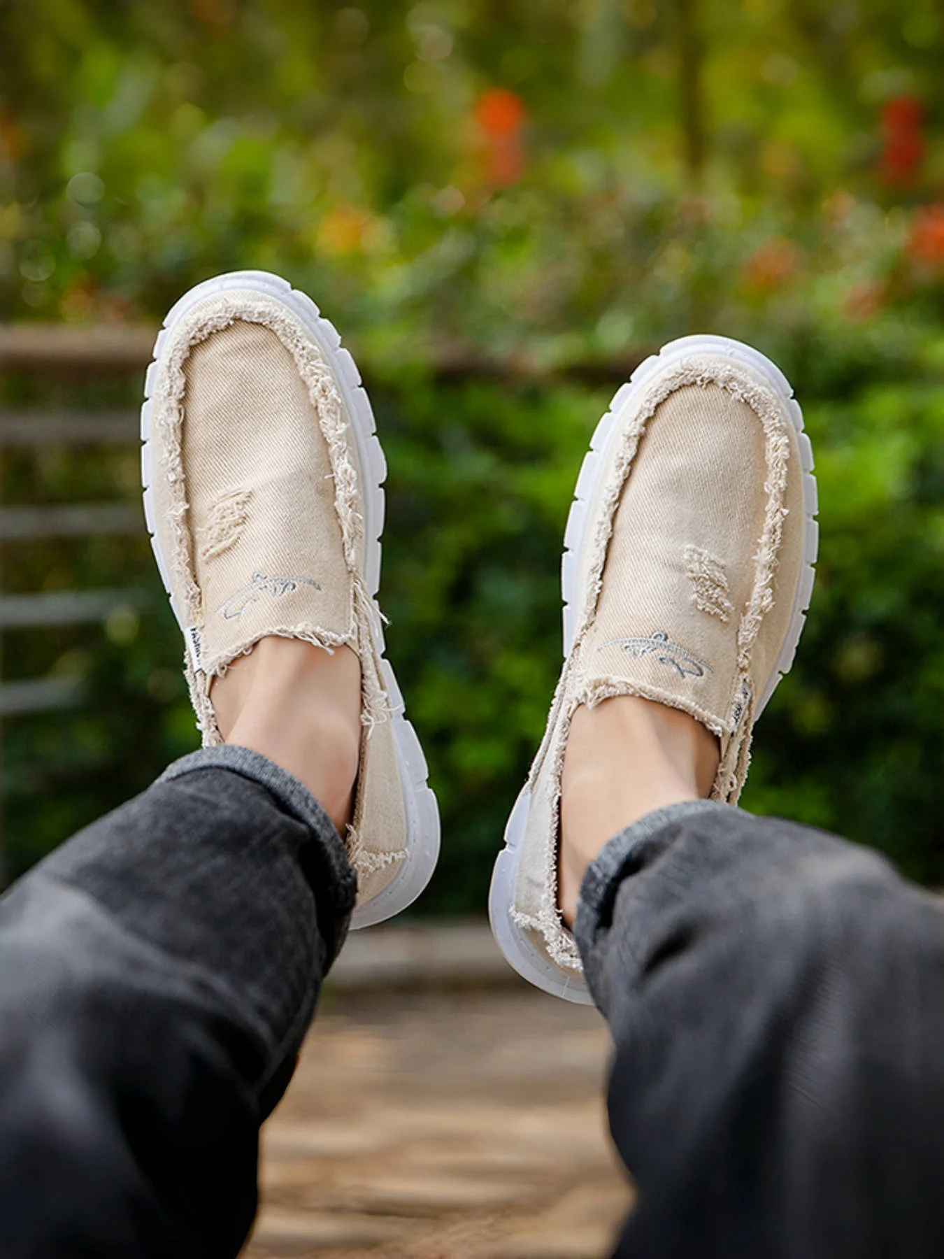 Loafers, Lightweight, Anti-Slip, Walking, Casual and Breathable Couple Shoes, Men's and Women's Outdoor Shoes. Shipping Included