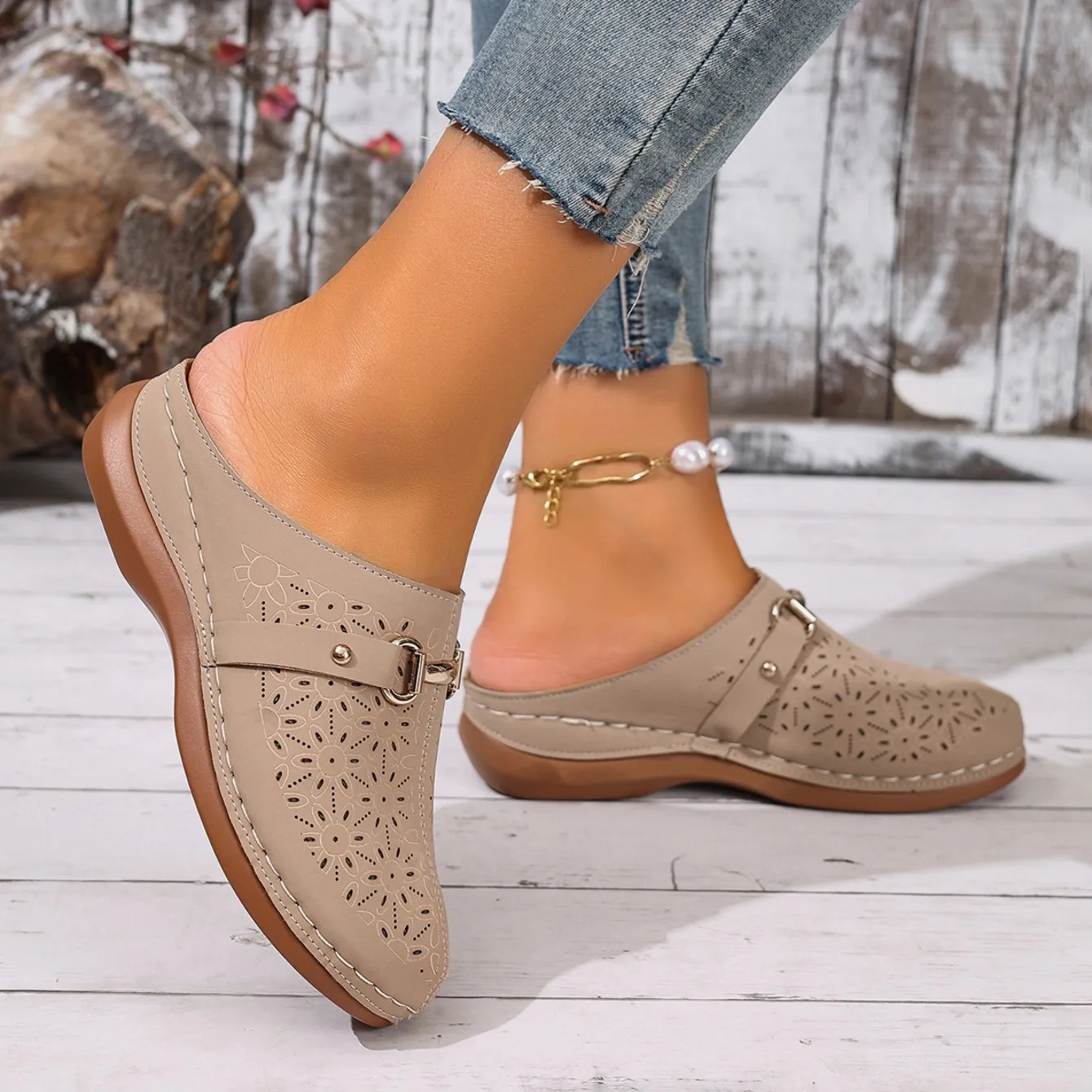 Women Slippers Lightweight Fashion Half-support Slippers Outdoor Wading Shoes Middle-aged Mother Sandals Summer Slides Women