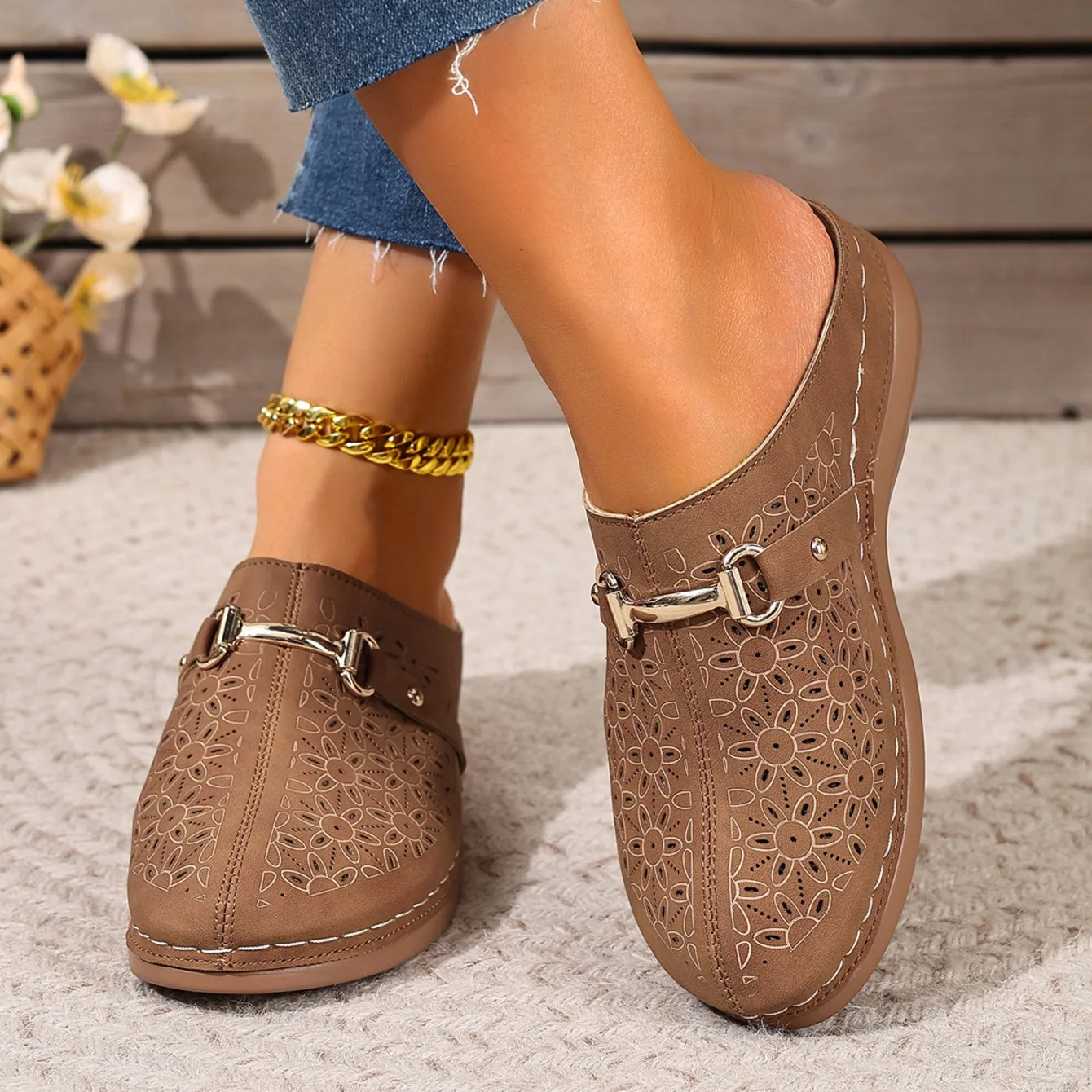 Women Slippers Lightweight Fashion Half-support Slippers Outdoor Wading Shoes Middle-aged Mother Sandals Summer Slides Women