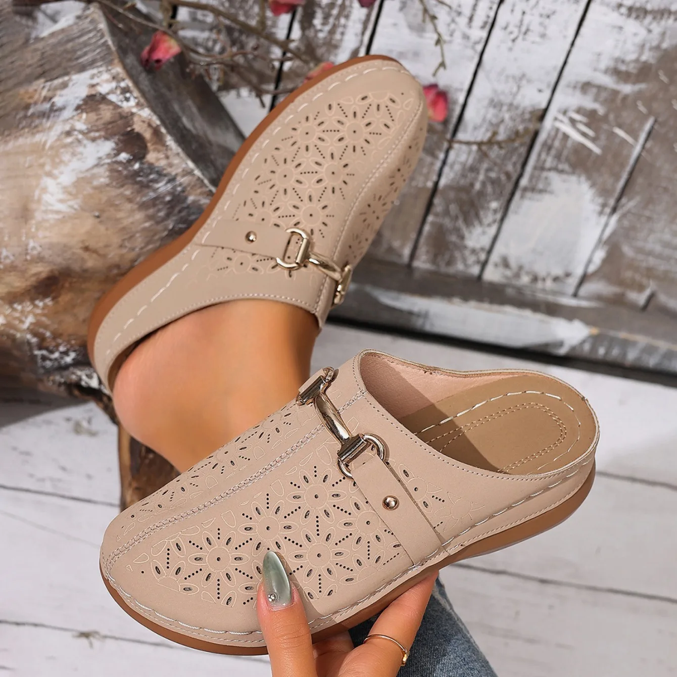 Women Slippers Lightweight Fashion Half-support Slippers Outdoor Wading Shoes Middle-aged Mother Sandals Summer Slides Women
