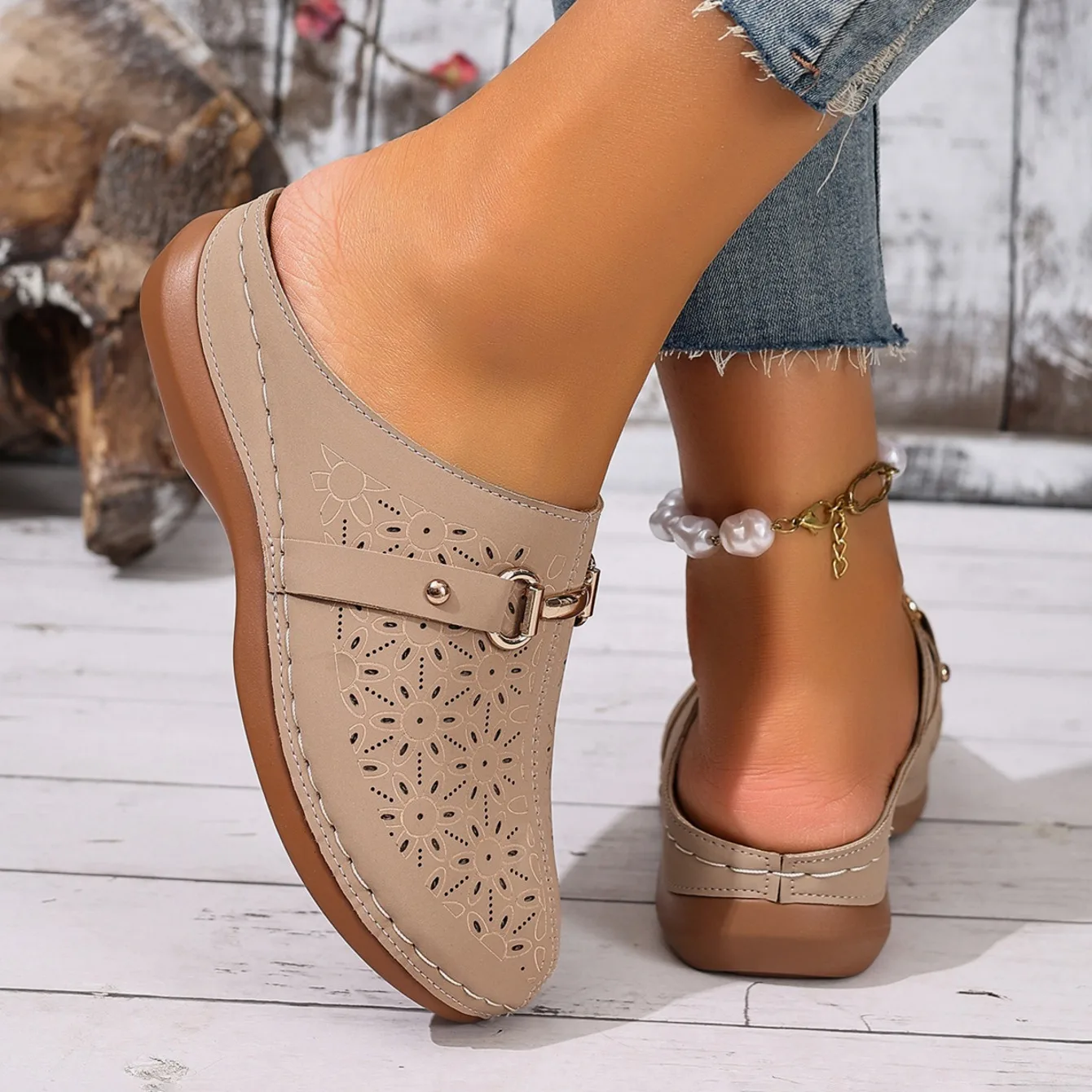 Women Slippers Lightweight Fashion Half-support Slippers Outdoor Wading Shoes Middle-aged Mother Sandals Summer Slides Women