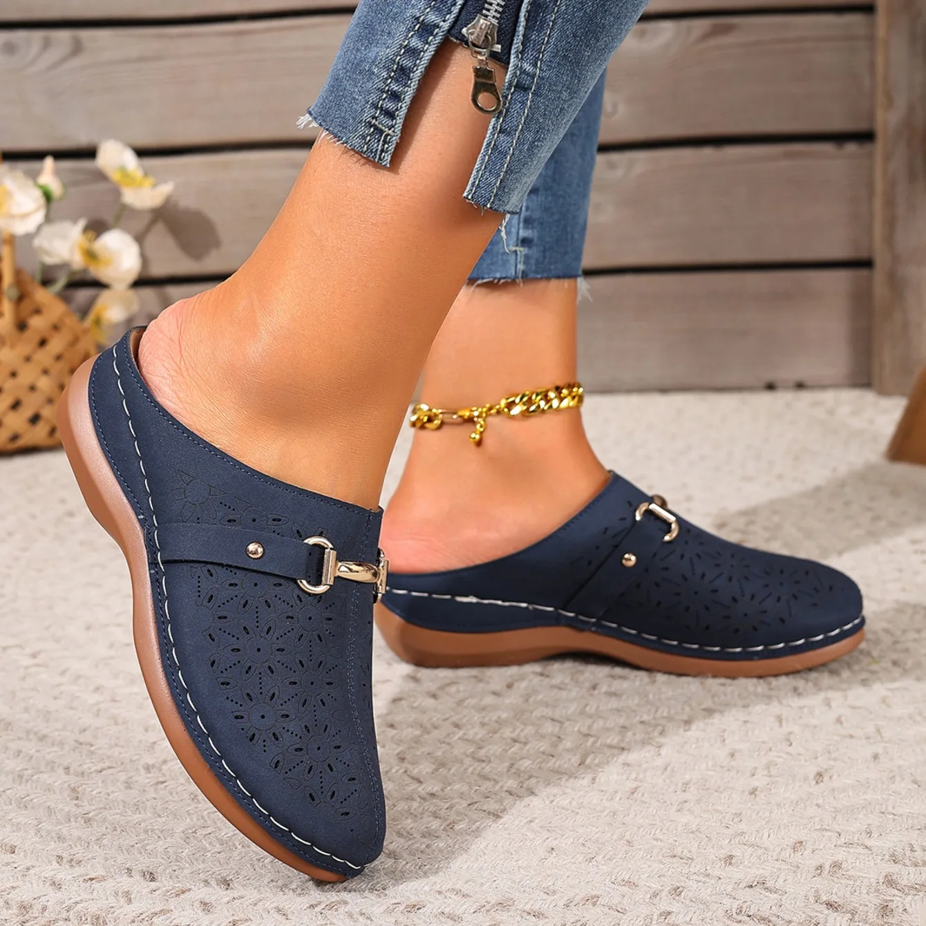 Women Slippers Lightweight Fashion Half-support Slippers Outdoor Wading Shoes Middle-aged Mother Sandals Summer Slides Women