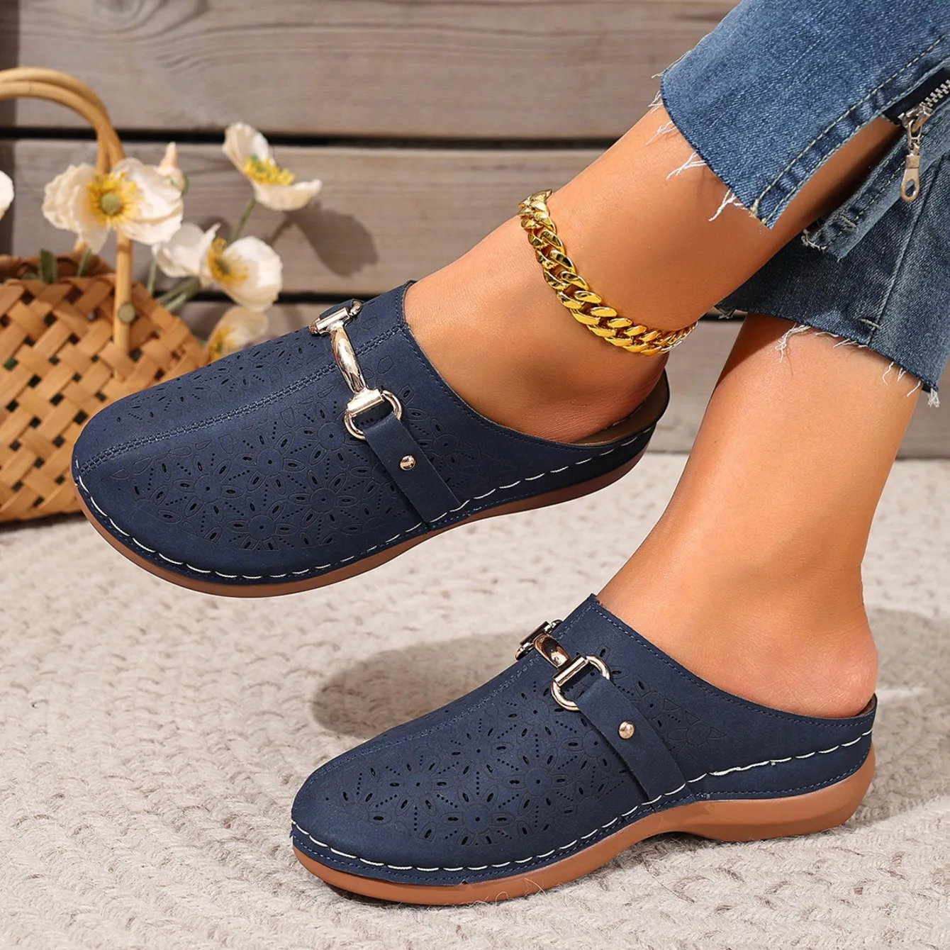 Women Slippers Lightweight Fashion Half-support Slippers Outdoor Wading Shoes Middle-aged Mother Sandals Summer Slides Women