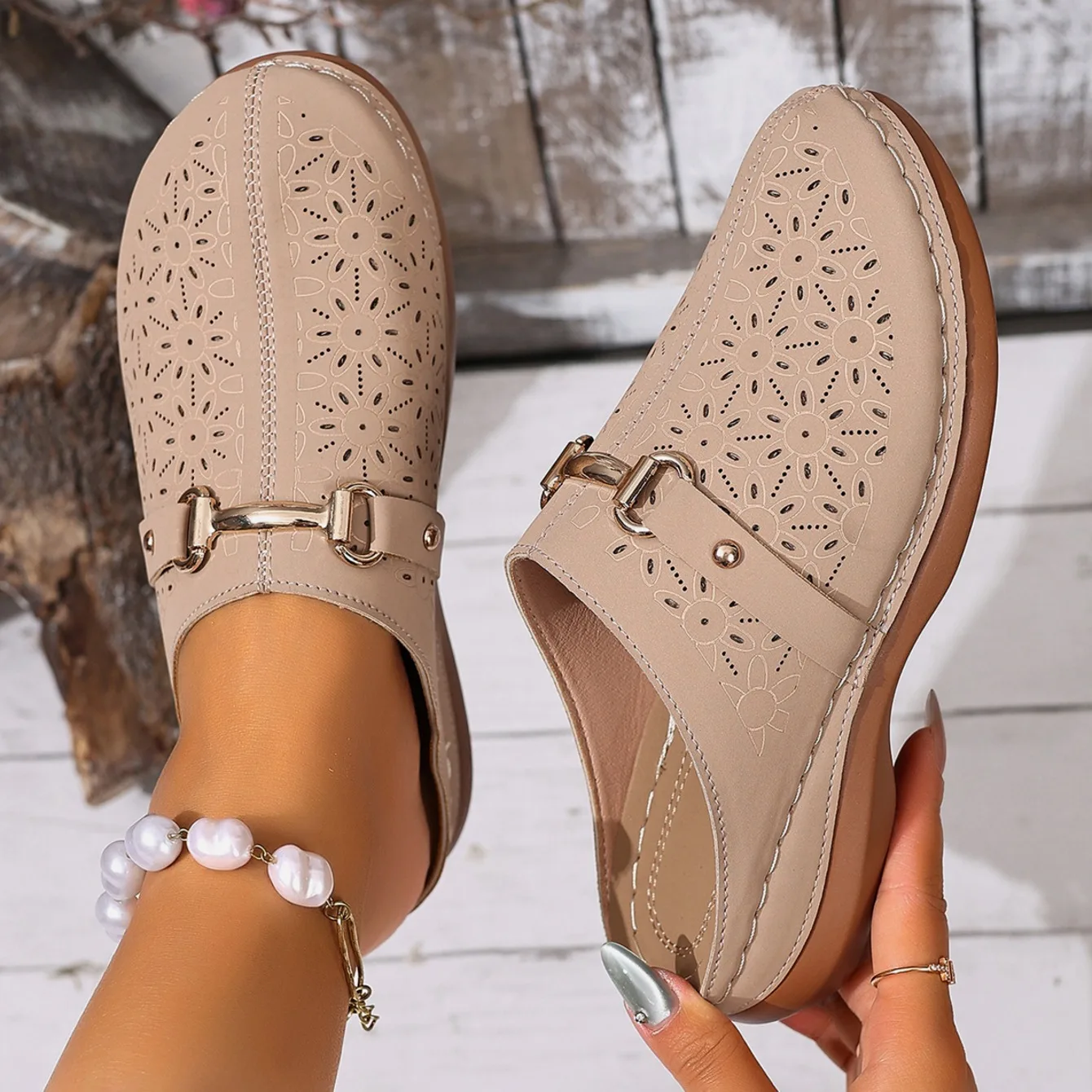 Women Slippers Lightweight Fashion Half-support Slippers Outdoor Wading Shoes Middle-aged Mother Sandals Summer Slides Women