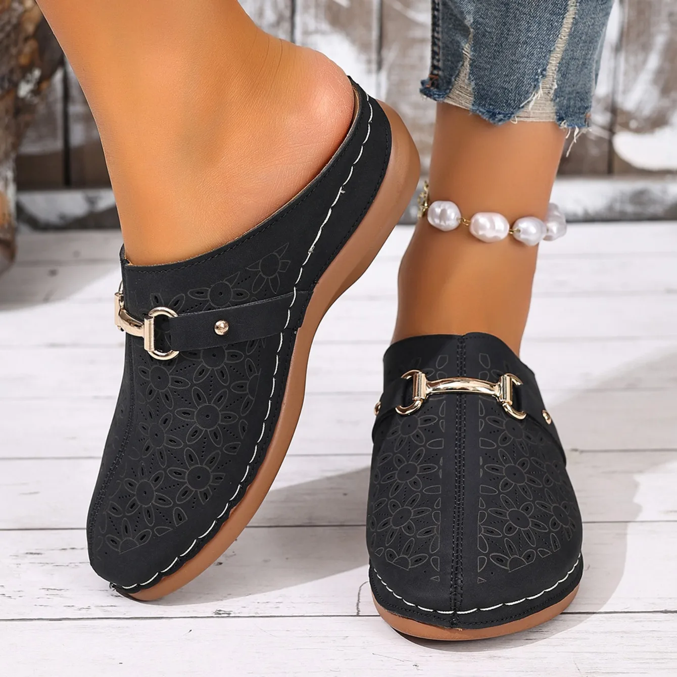 Women Slippers Lightweight Fashion Half-support Slippers Outdoor Wading Shoes Middle-aged Mother Sandals Summer Slides Women