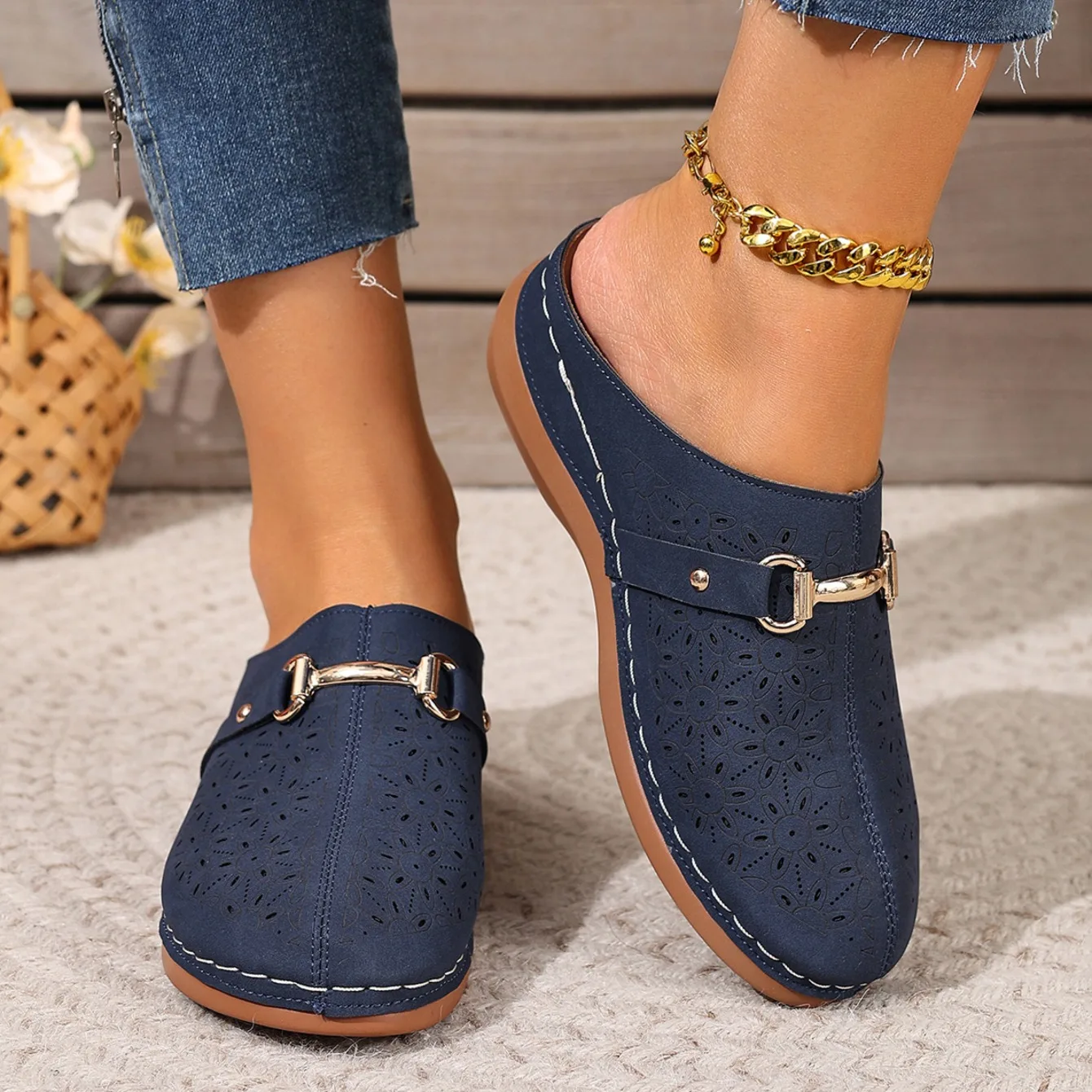 Women Slippers Lightweight Fashion Half-support Slippers Outdoor Wading Shoes Middle-aged Mother Sandals Summer Slides Women