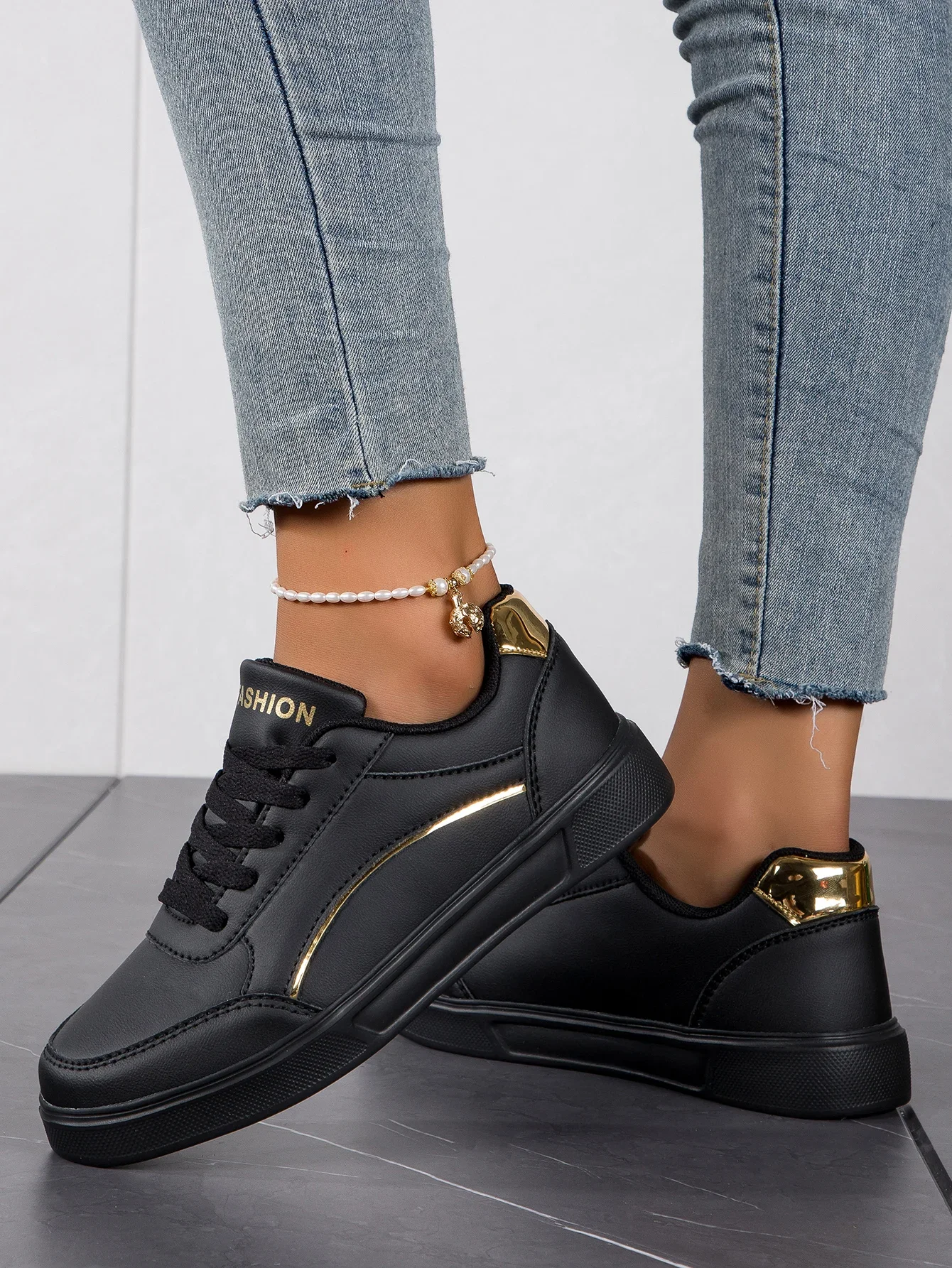 Fashion Women Casual Shoes Breathable Walking Flat Shoes Sneakers White Female Footwear Sports Running Outdoor Walking For women