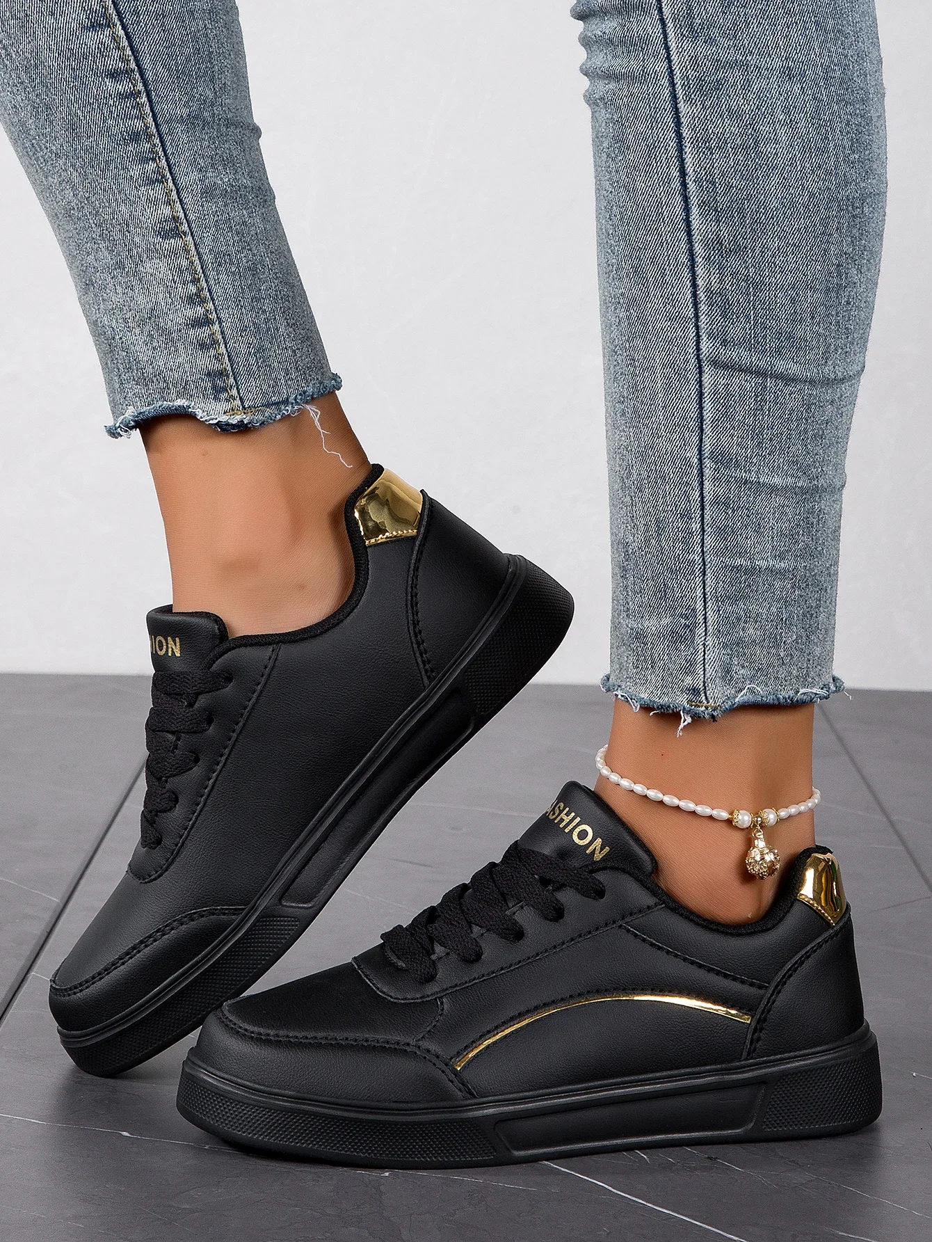 Fashion Women Casual Shoes Breathable Walking Flat Shoes Sneakers White Female Footwear Sports Running Outdoor Walking For women