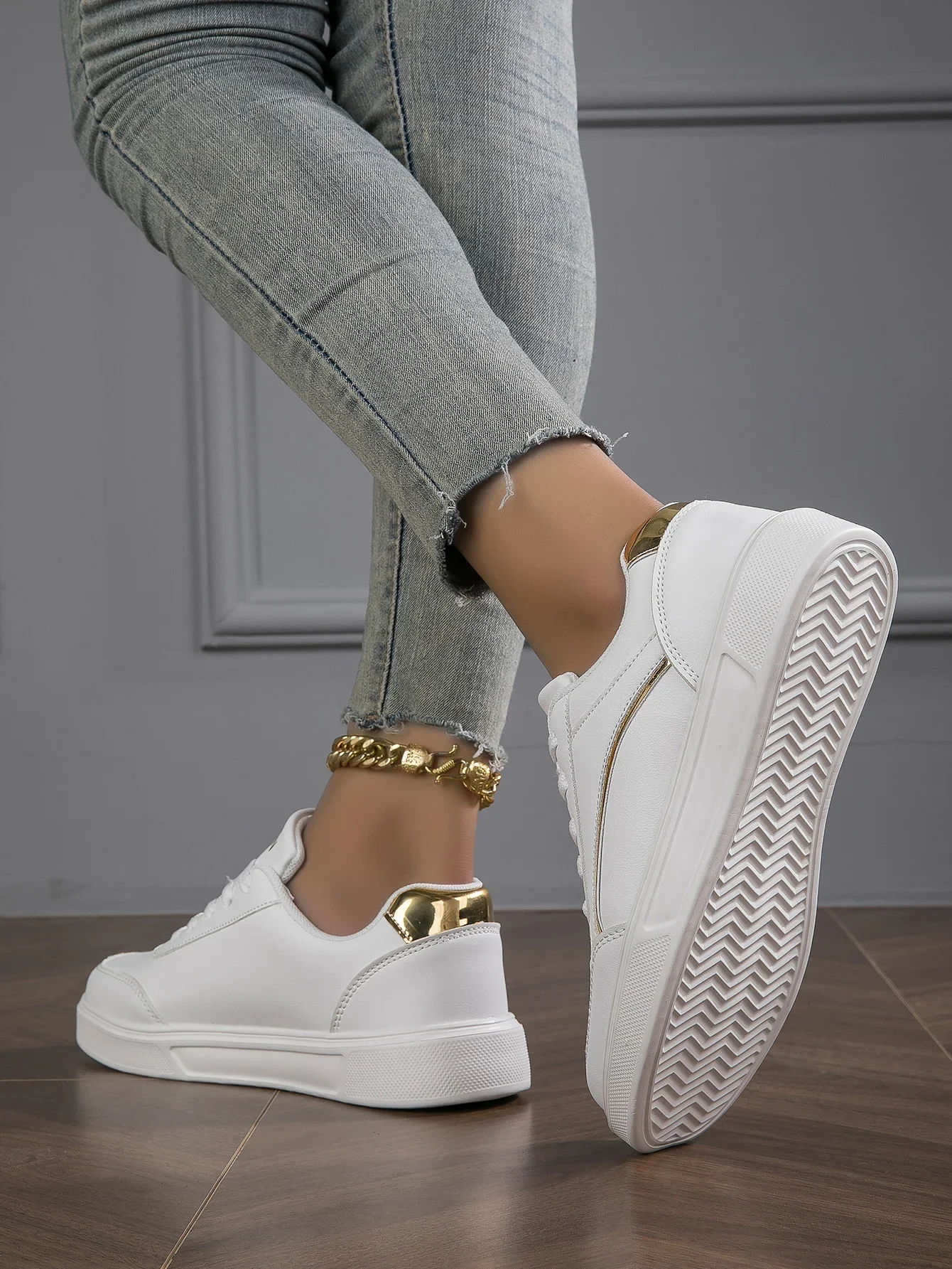 Fashion Women Casual Shoes Breathable Walking Flat Shoes Sneakers White Female Footwear Sports Running Outdoor Walking For women