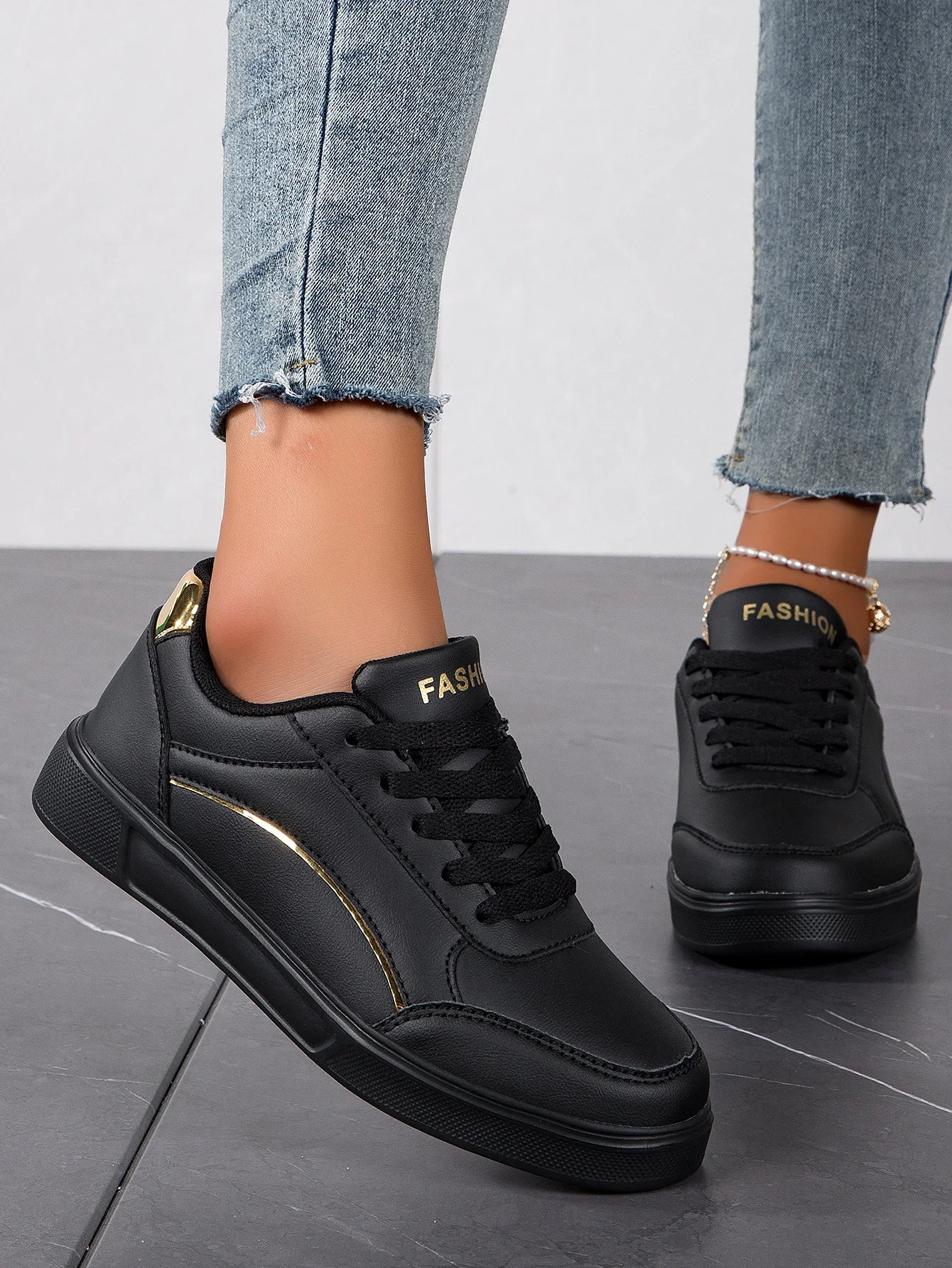 Fashion Women Casual Shoes Breathable Walking Flat Shoes Sneakers White Female Footwear Sports Running Outdoor Walking For women
