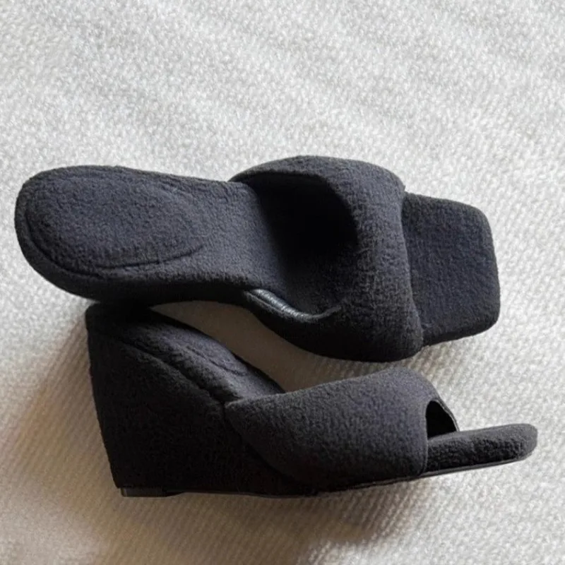 Flip-Flops Autumn New Square Toe Open Toe Plus Suede Warm Non-Slip Wear-Resistant Wedge Heel Slippers