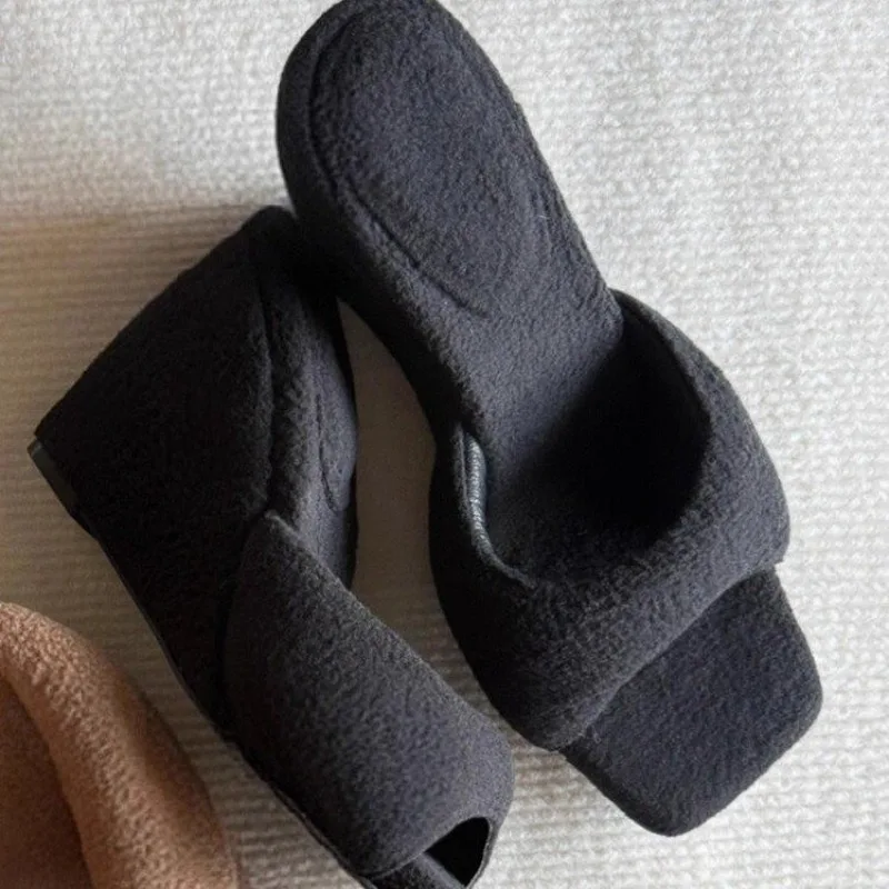 Flip-Flops Autumn New Square Toe Open Toe Plus Suede Warm Non-Slip Wear-Resistant Wedge Heel Slippers