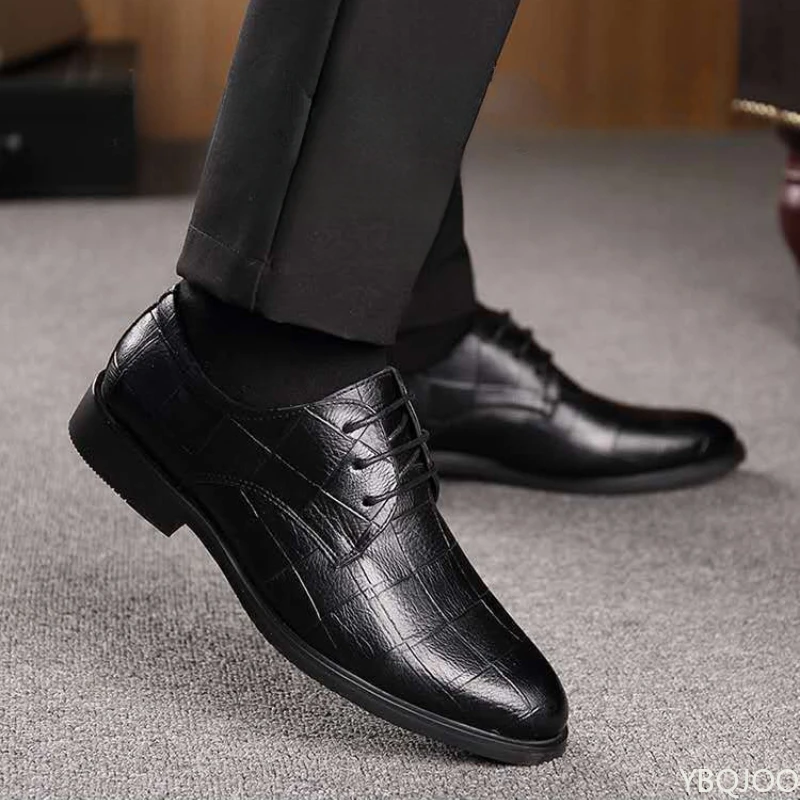 New Mens Business leather Shoes Soft soled comfortable formal shoe Casual versatile work footwear Fashion light Male shoes Homme