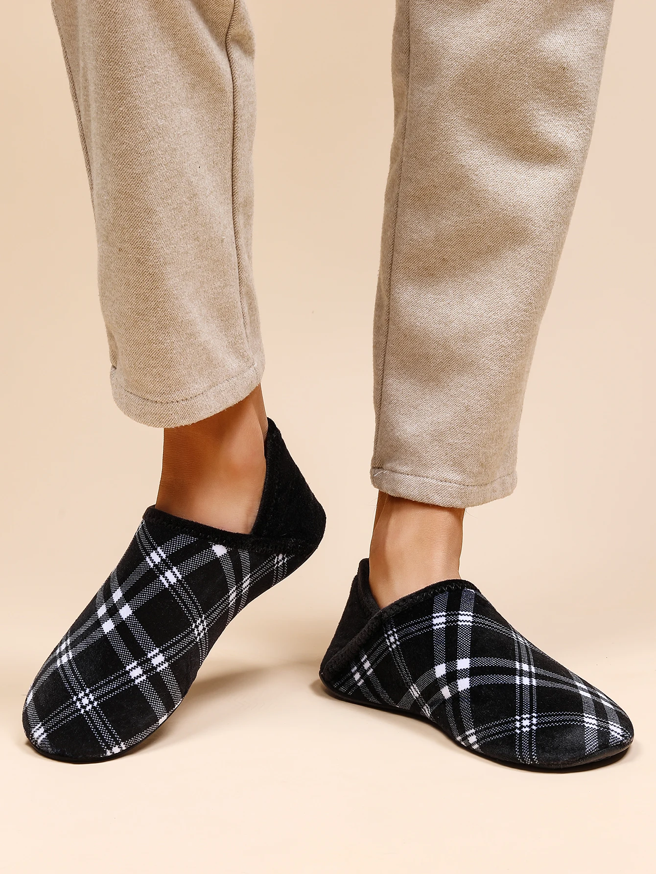 Warm Cotton Home Slippers Men Plaid Lightweight Indoor Shoes Non-Slip Rubber Sole Soft Bottom Cozy Bedroom House Moccasins