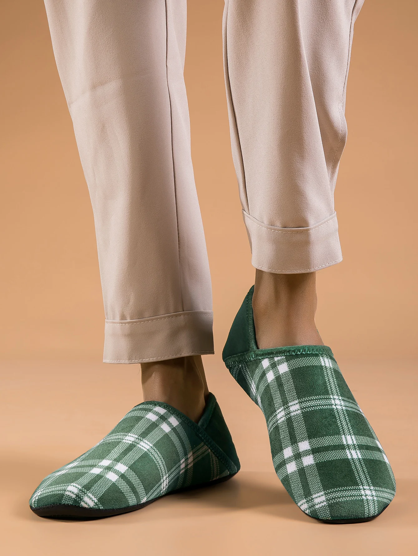 Warm Cotton Home Slippers Men Plaid Lightweight Indoor Shoes Non-Slip Rubber Sole Soft Bottom Cozy Bedroom House Moccasins