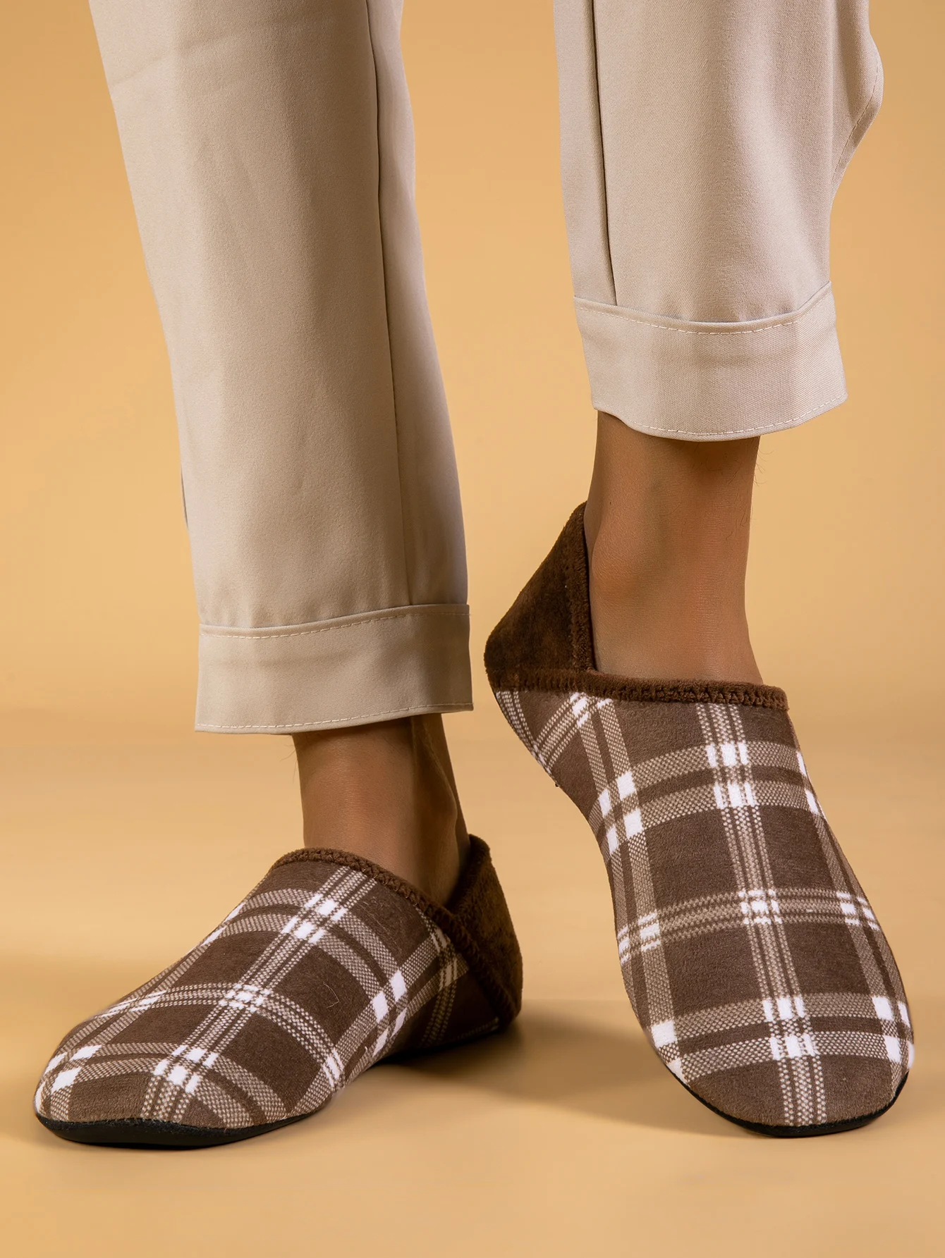 Warm Cotton Home Slippers Men Plaid Lightweight Indoor Shoes Non-Slip Rubber Sole Soft Bottom Cozy Bedroom House Moccasins