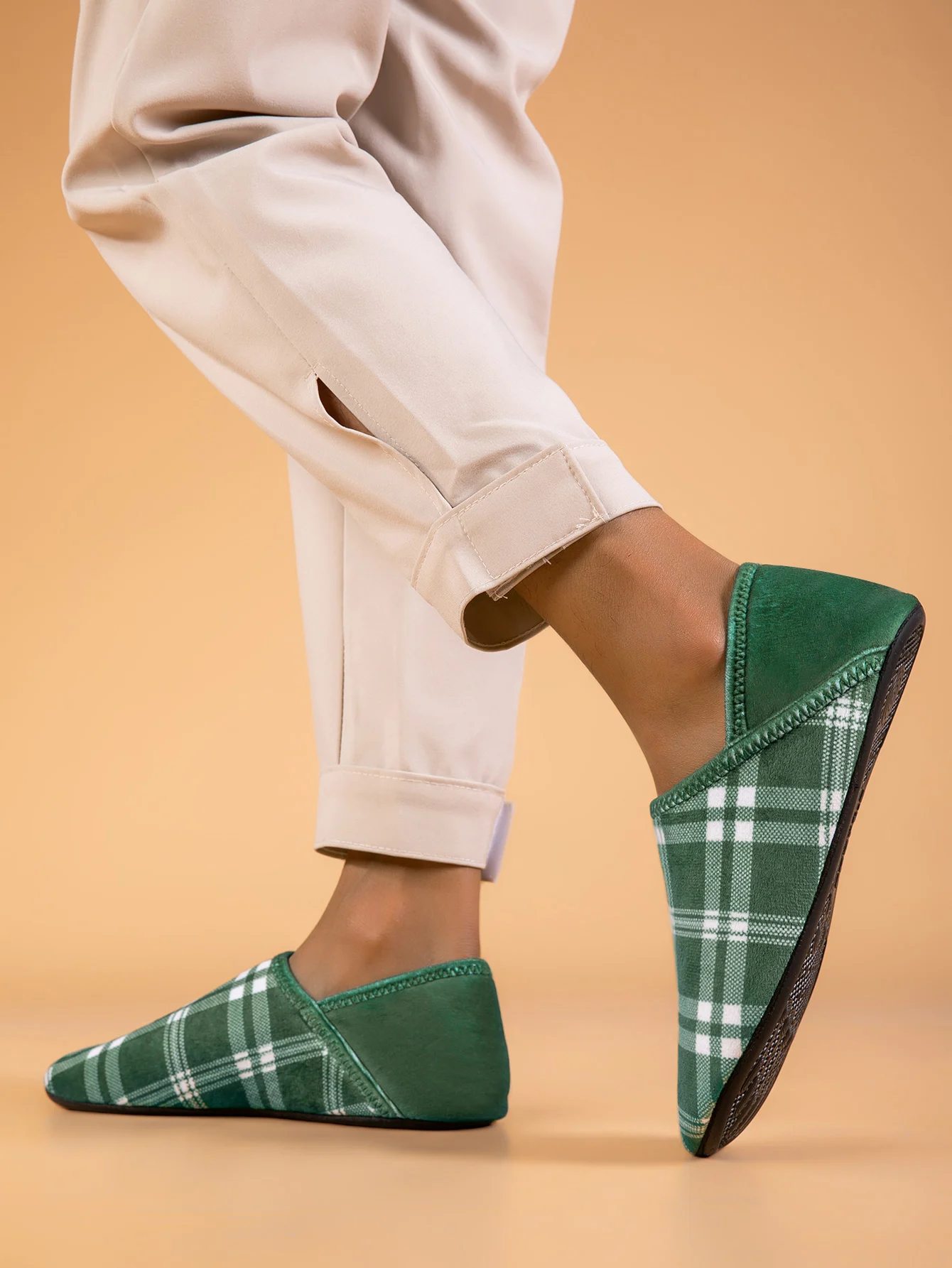 Warm Cotton Home Slippers Men Plaid Lightweight Indoor Shoes Non-Slip Rubber Sole Soft Bottom Cozy Bedroom House Moccasins