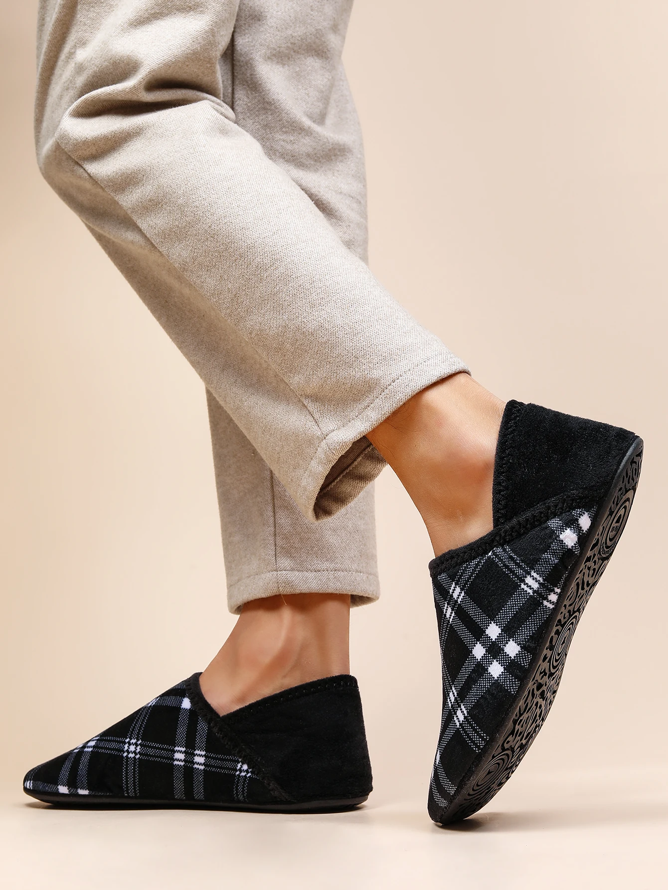 Warm Cotton Home Slippers Men Plaid Lightweight Indoor Shoes Non-Slip Rubber Sole Soft Bottom Cozy Bedroom House Moccasins