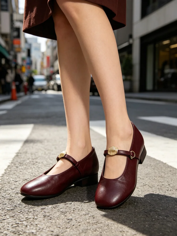 Deluxe Metal Decoration Soft Leather PU Ballet Flats Women Light Comfortable Mary Jane Shoes for Women Designer Ballet Sneakers