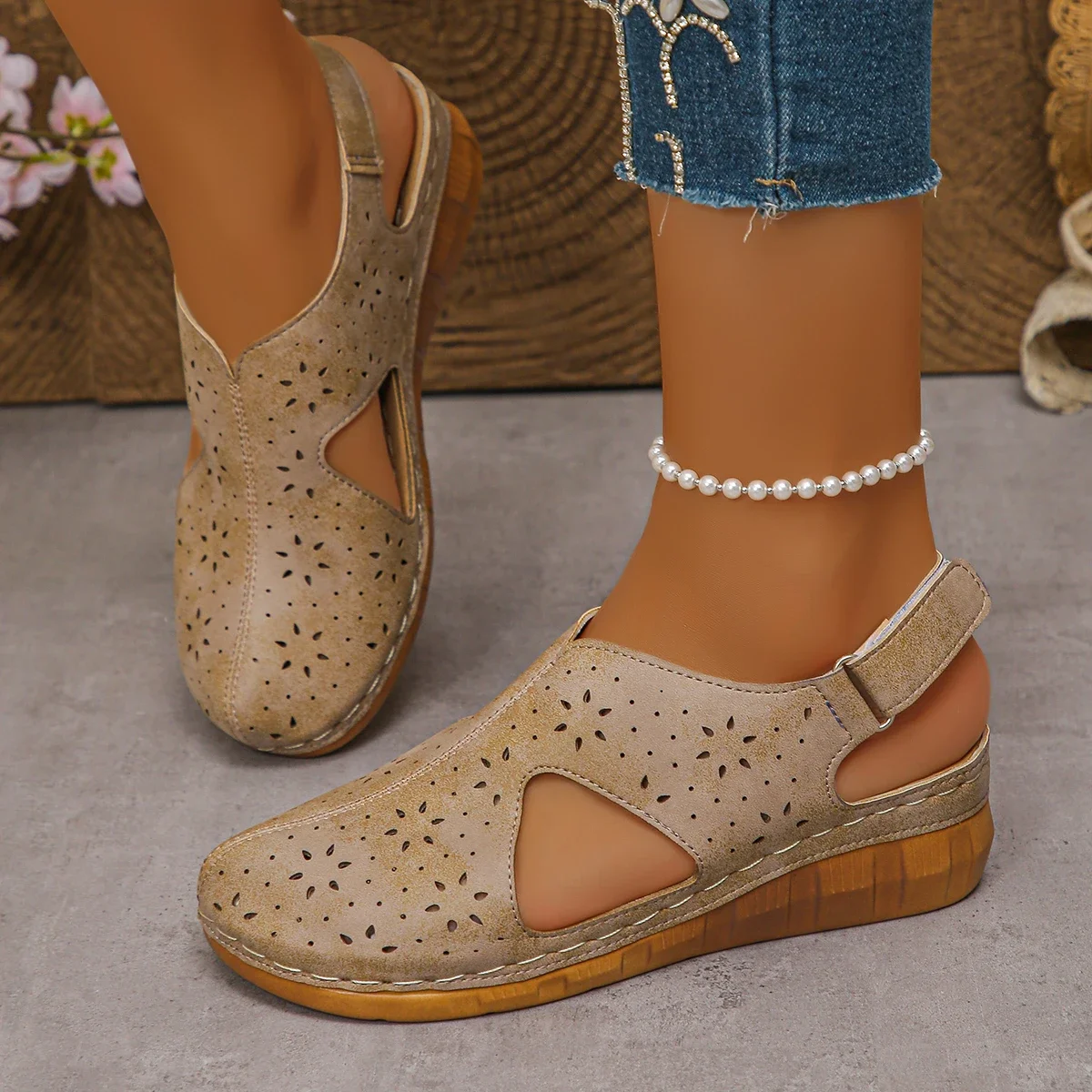 2026 New Women's Wedge Sandals Fashion Recessed Design, Retro-Style Beach Shoes Casual Sandals, Large-Sized Summer Women's Shoes