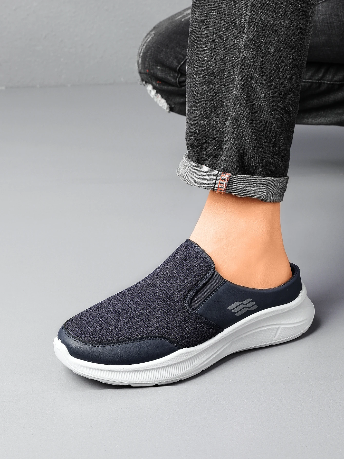 Men's Fashionable and Lightweight Men's Slippers with Good Breathability Casual Sneakers Men's Summer Sneakers