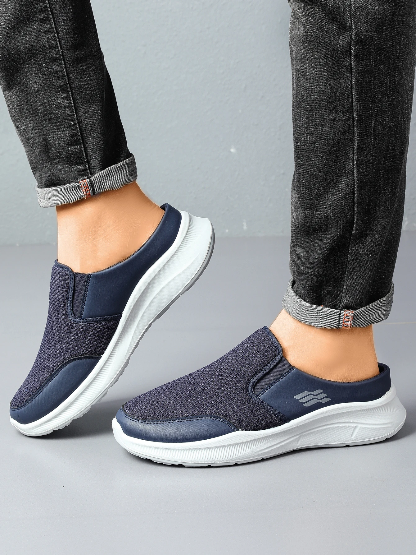 Men's Fashionable and Lightweight Men's Slippers with Good Breathability Casual Sneakers Men's Summer Sneakers