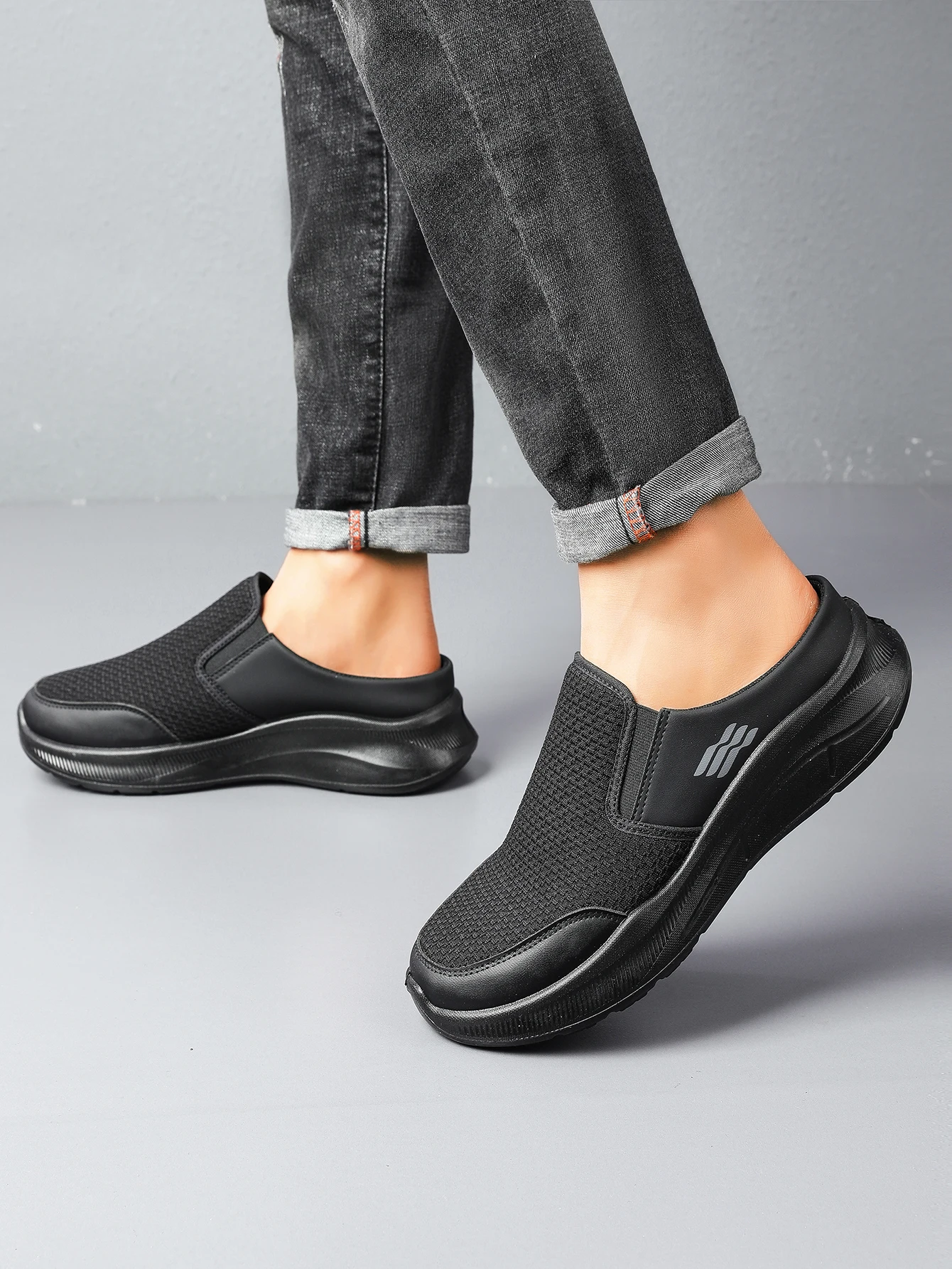 Men's Fashionable and Lightweight Men's Slippers with Good Breathability Casual Sneakers Men's Summer Sneakers