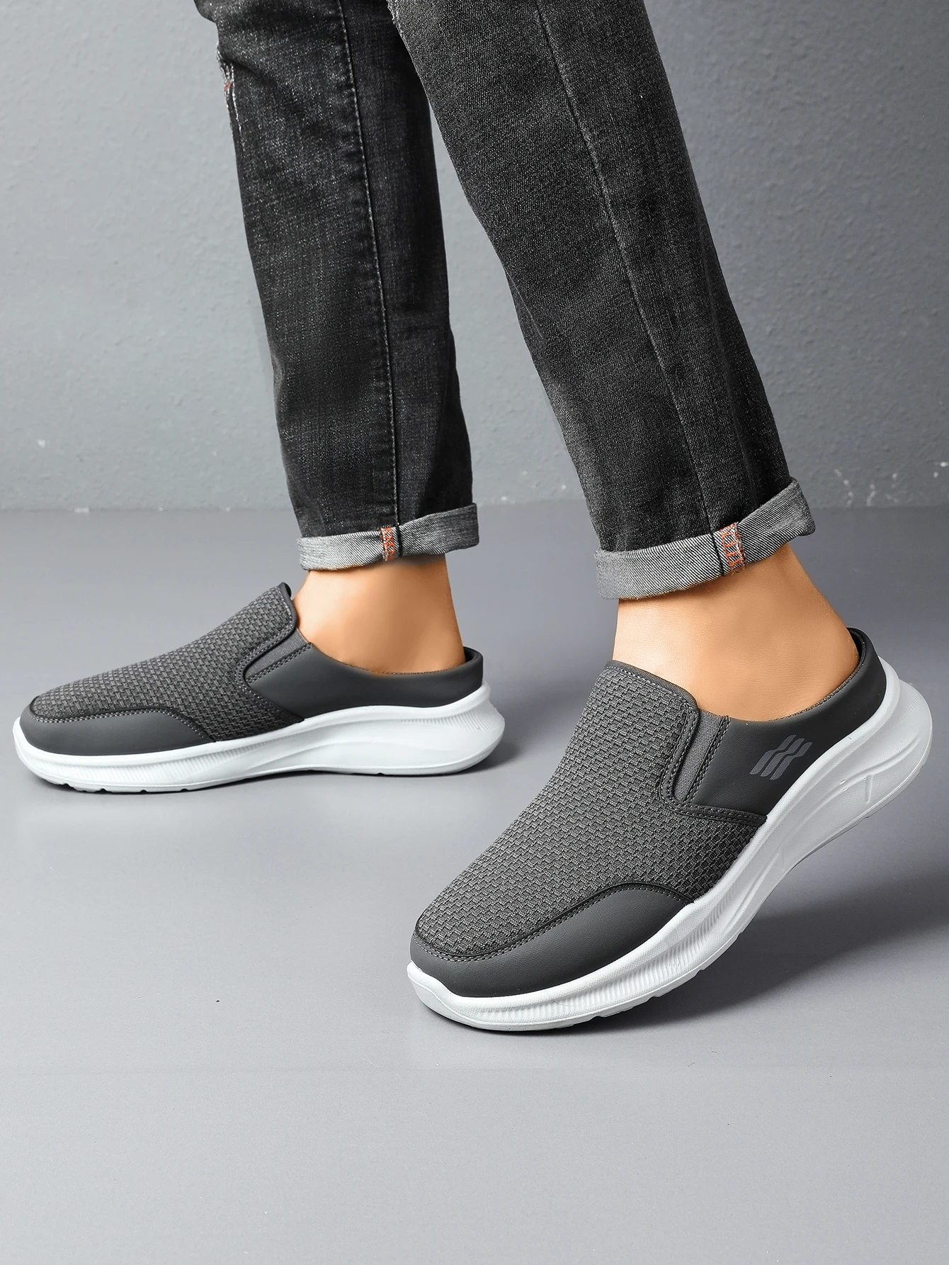 Men's Fashionable and Lightweight Men's Slippers with Good Breathability Casual Sneakers Men's Summer Sneakers