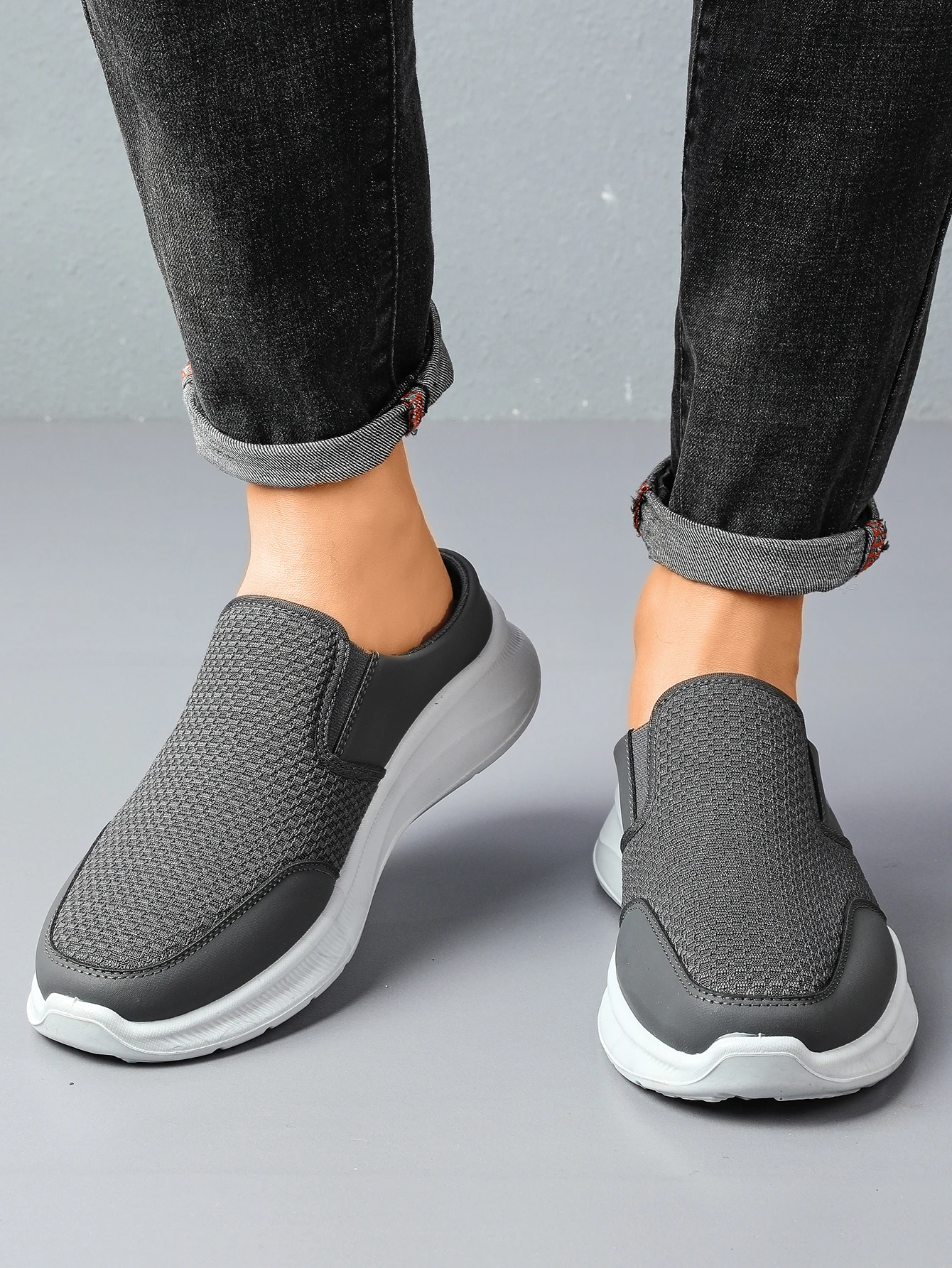 Men's Fashionable and Lightweight Men's Slippers with Good Breathability Casual Sneakers Men's Summer Sneakers