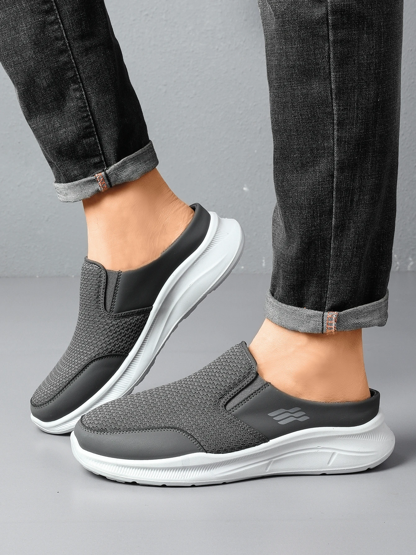Men's Fashionable and Lightweight Men's Slippers with Good Breathability Casual Sneakers Men's Summer Sneakers