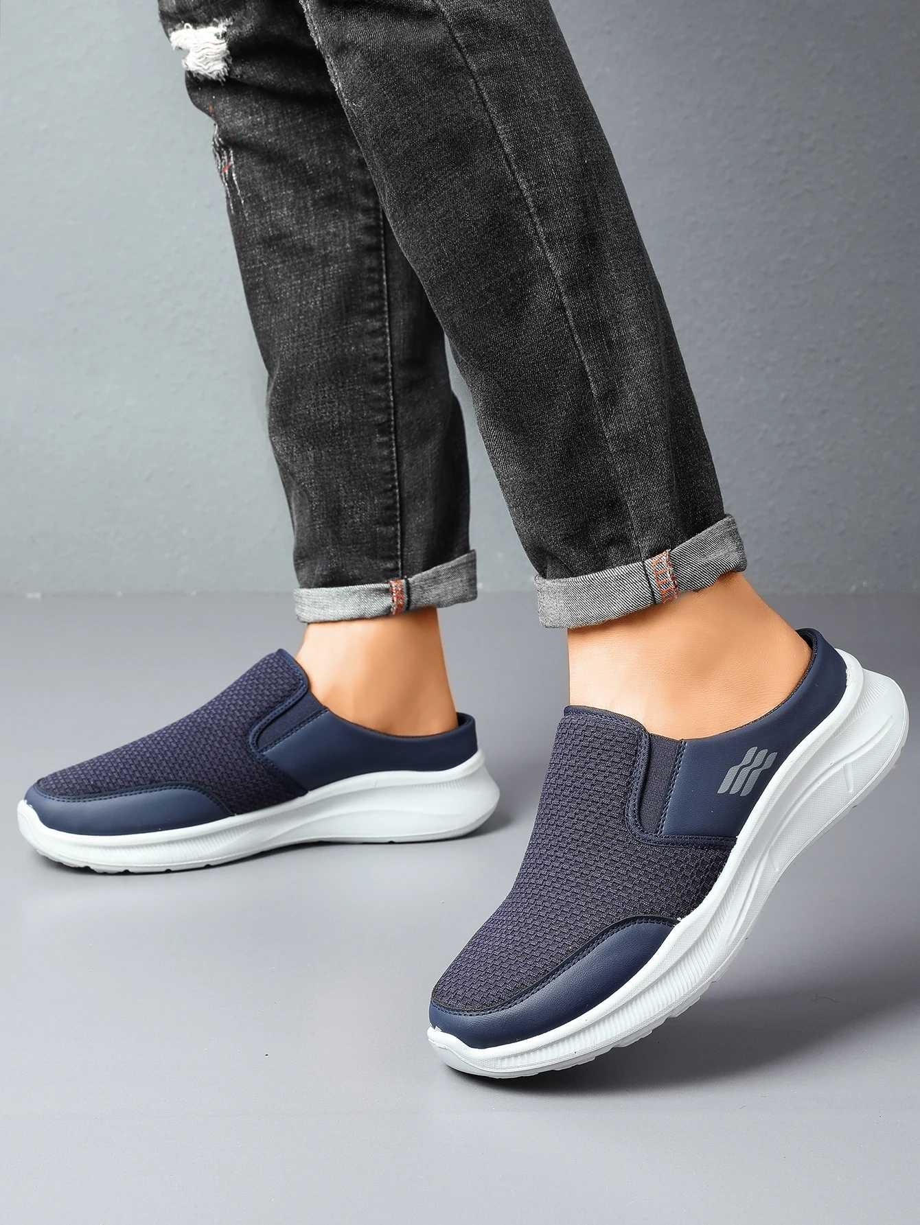 Men's Fashionable and Lightweight Men's Slippers with Good Breathability Casual Sneakers Men's Summer Sneakers