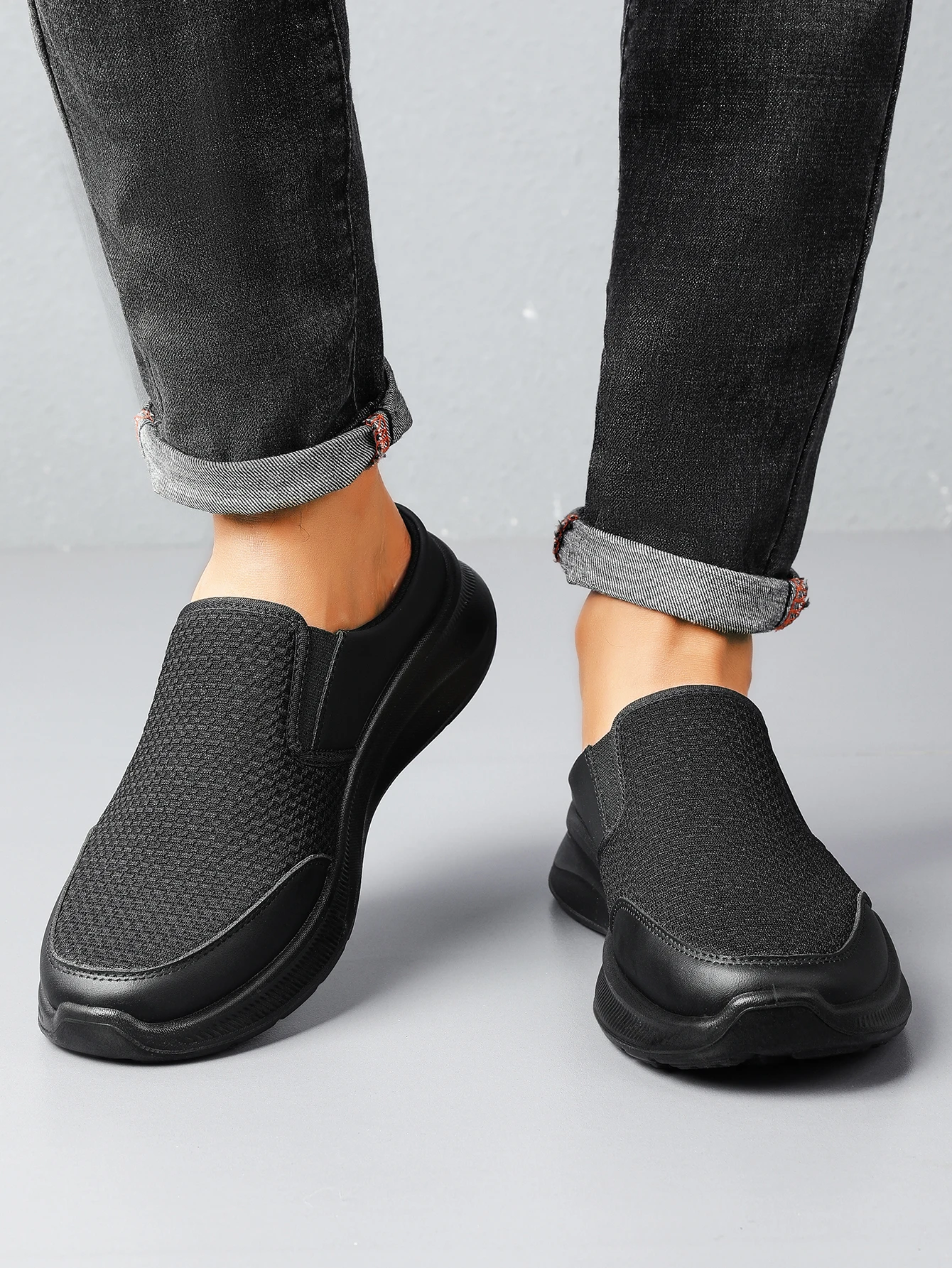 Men's Fashionable and Lightweight Men's Slippers with Good Breathability Casual Sneakers Men's Summer Sneakers