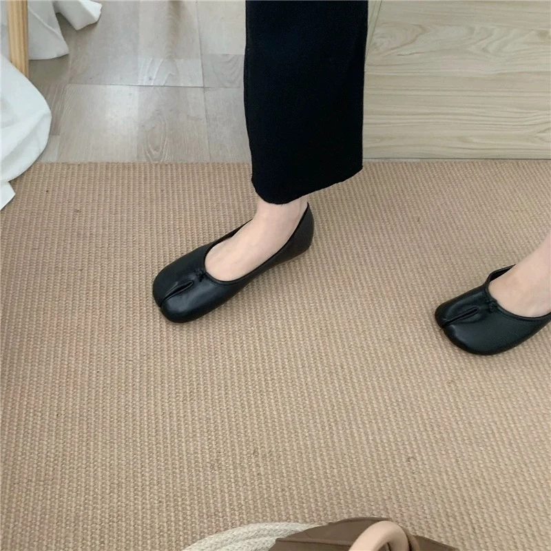 Women Black Tabi Ninja Shoes Woman Microfiber Leather Comfy Flats Split Toe Slippers Soft Bottom Loafers Ladies Moccasins 35-40