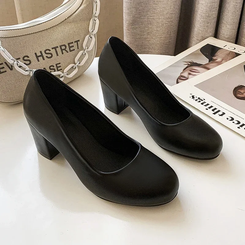 2026 Spring Autumn Large Size Single Shoes Women's Shallow Mouth Fashion Solid Color Simple and Comfortable Small Leather Shoes