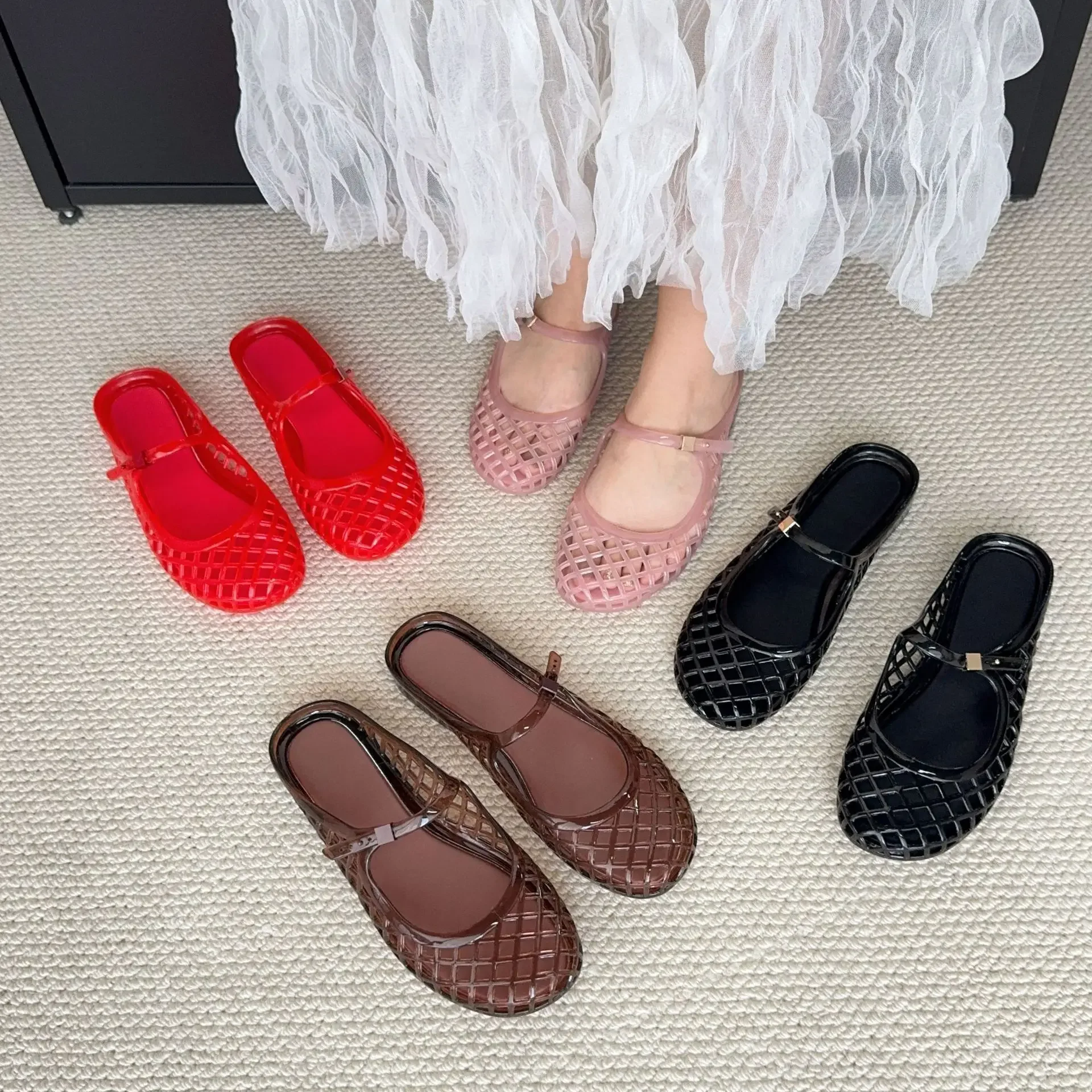 Women Hollow Jelly Mules Slippers Summer Mary Jane Round Toe Slip On Crystal PVC Sandals Breathable Outdoor Beach Flat Shoes