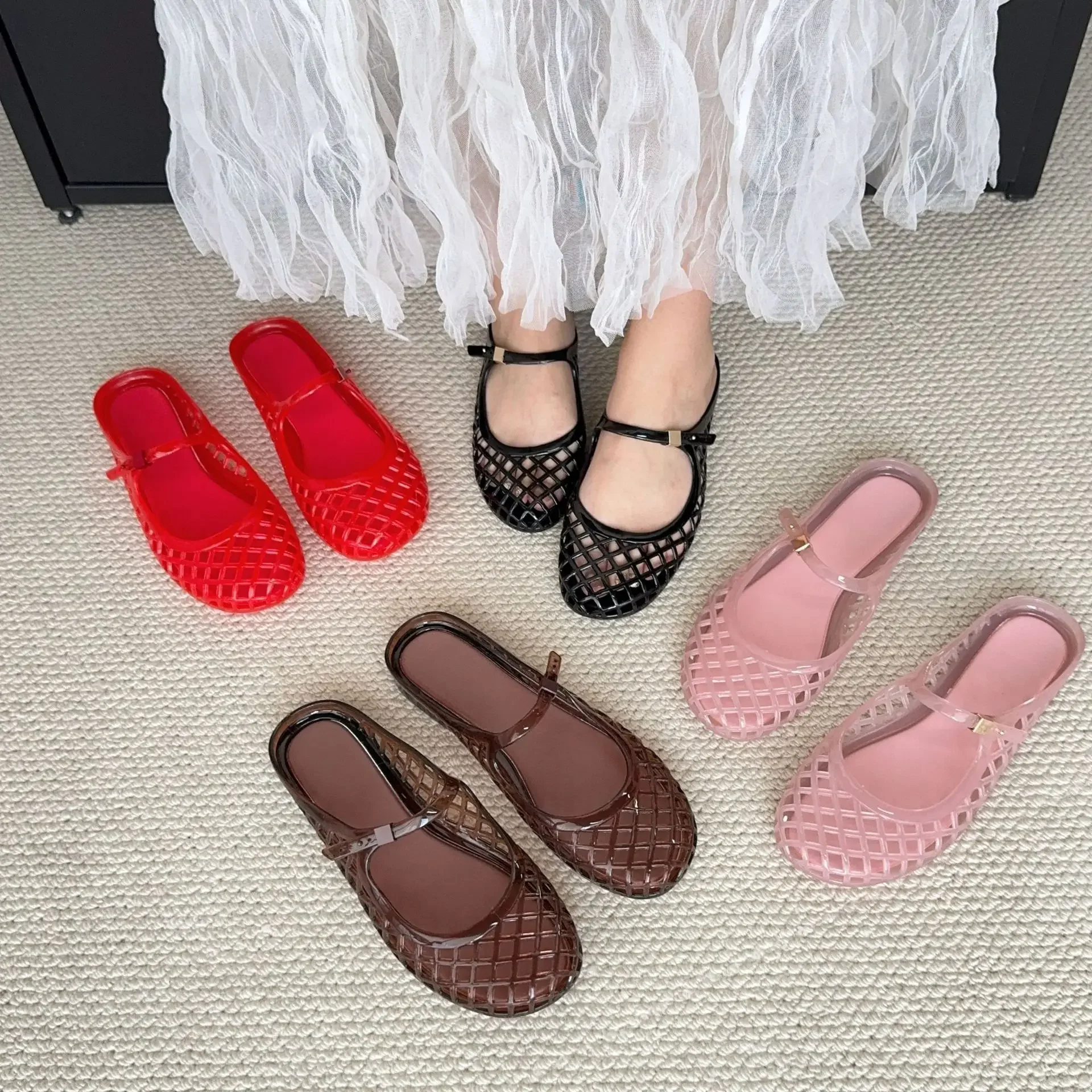 Women Hollow Jelly Mules Slippers Summer Mary Jane Round Toe Slip On Crystal PVC Sandals Breathable Outdoor Beach Flat Shoes