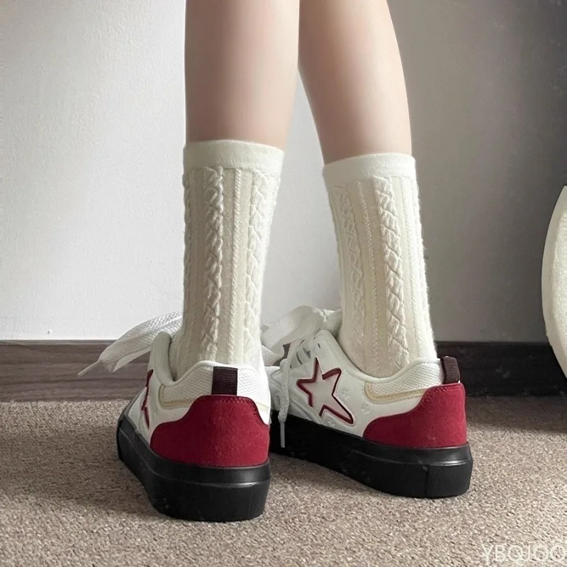 Retro thick soled white shoes for women's spring summer new round toe casual lace up simple comfortable women's board shoes