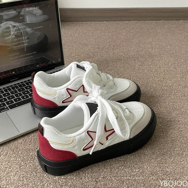 Retro thick soled white shoes for women's spring summer new round toe casual lace up simple comfortable women's board shoes