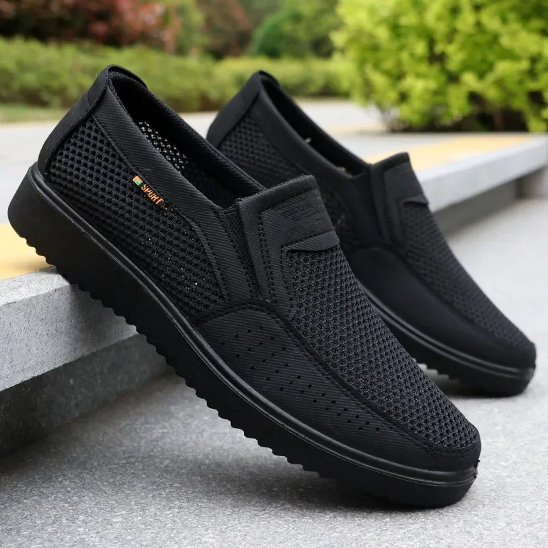 Summer Men Breathable Mesh Slip On Shoes Non Slip Lightweight Casual Walking Cloth Shoes For Father