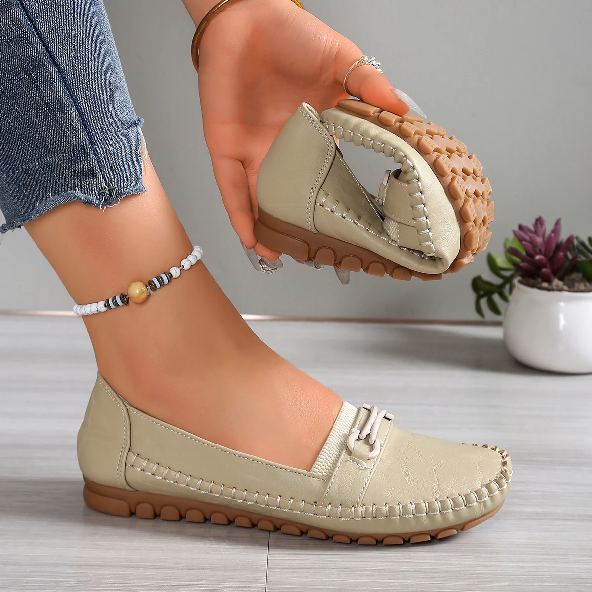goreyodoly Women Comfortable Slip-On Loafers Lightweight Breathable Wide Fit Flats with Chain Decoration