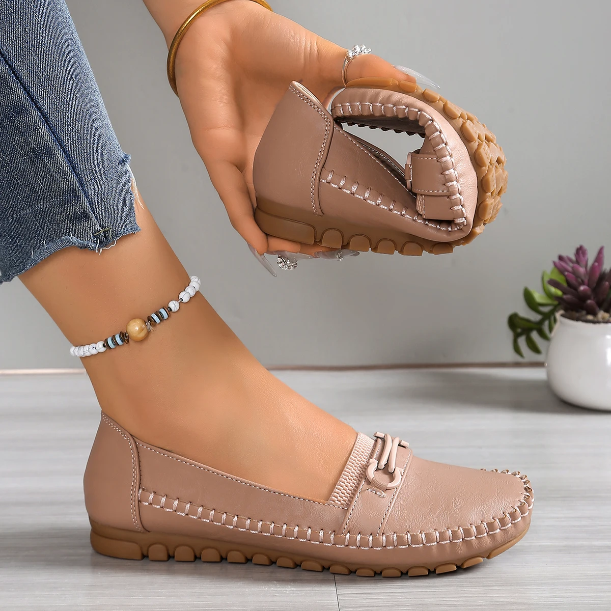 goreyodoly Women Comfortable Slip-On Loafers Lightweight Breathable Wide Fit Flats with Chain Decoration