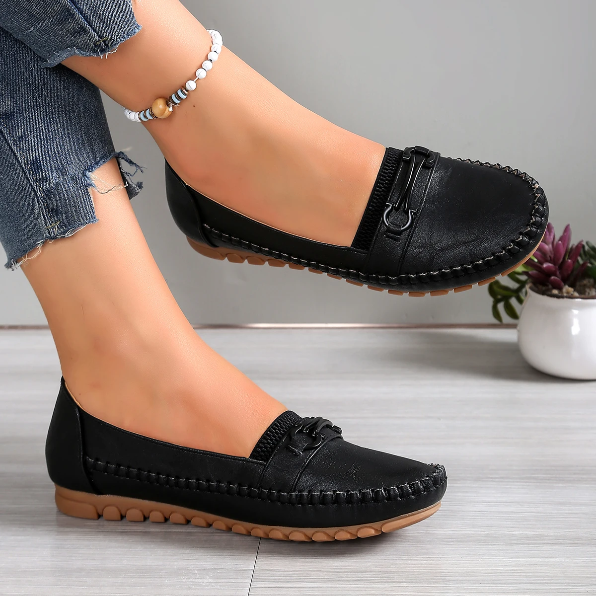 goreyodoly Women Comfortable Slip-On Loafers Lightweight Breathable Wide Fit Flats with Chain Decoration