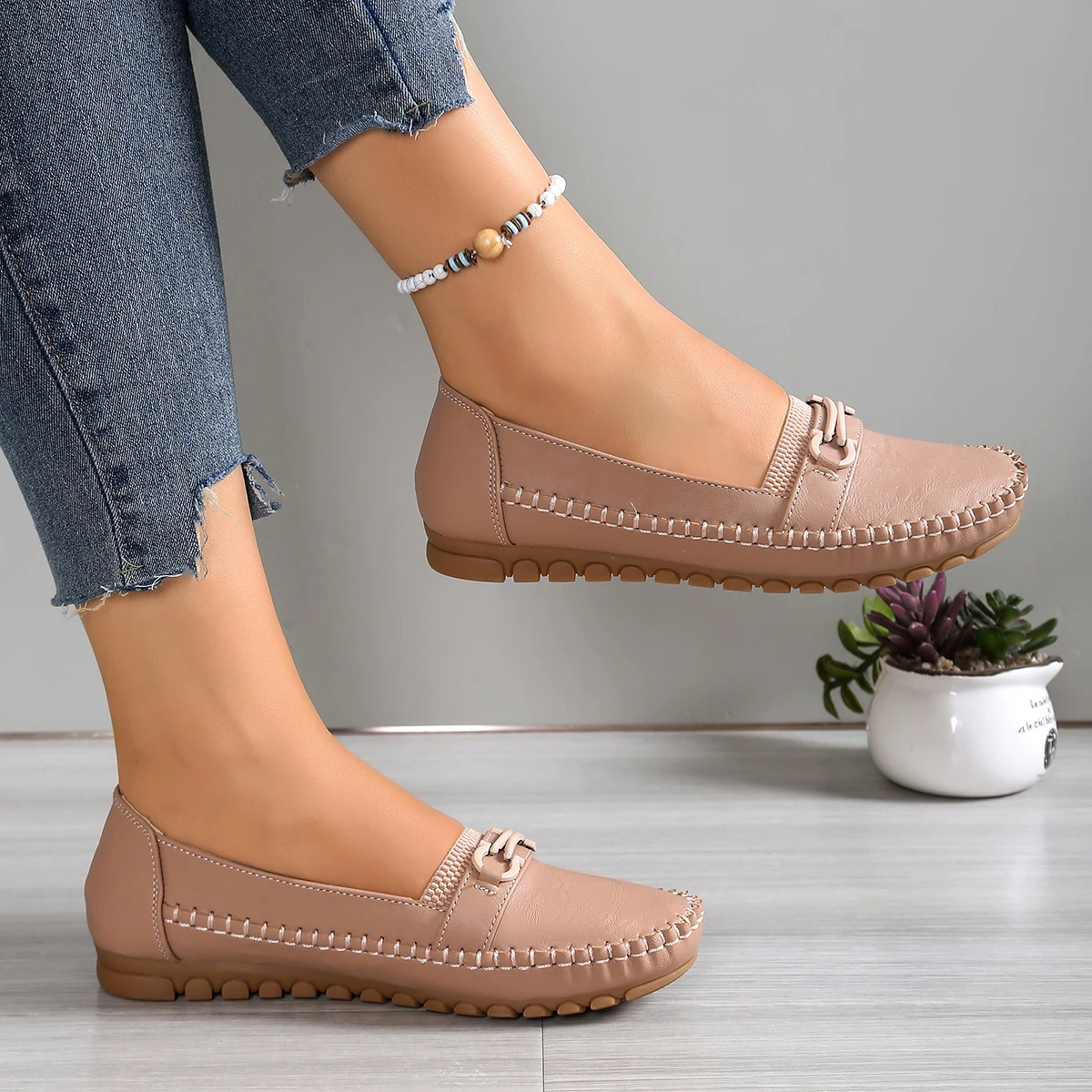 goreyodoly Women Comfortable Slip-On Loafers Lightweight Breathable Wide Fit Flats with Chain Decoration