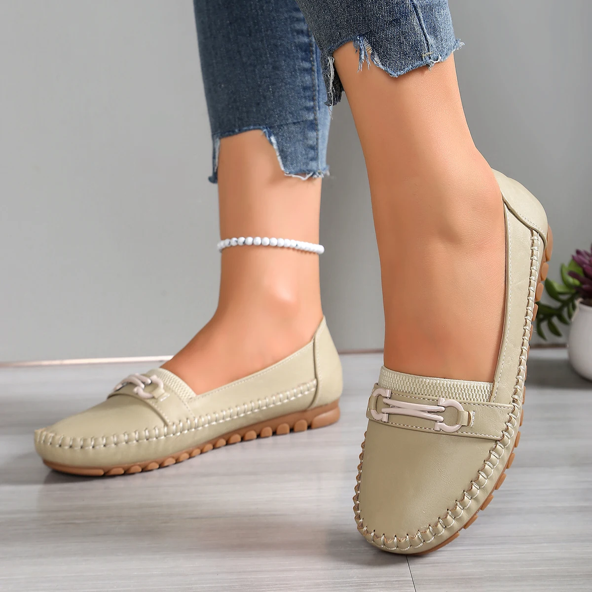 goreyodoly Women Comfortable Slip-On Loafers Lightweight Breathable Wide Fit Flats with Chain Decoration