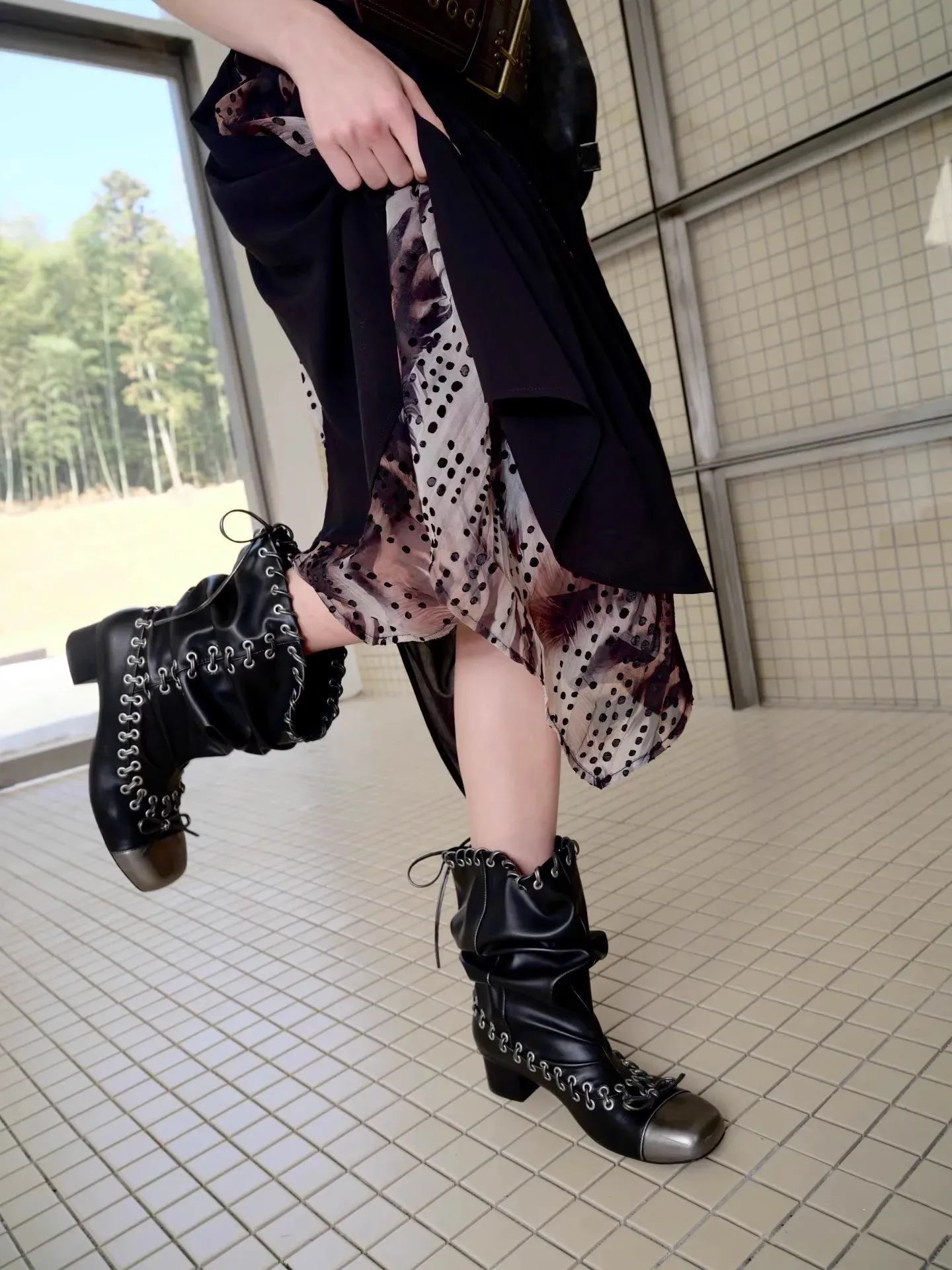 Square Toe Lace-Up Bow Pleated Fashion Boots Vintage Big Barrel Girl Block Heel Booties Stack Mid-Barrel Boots Women