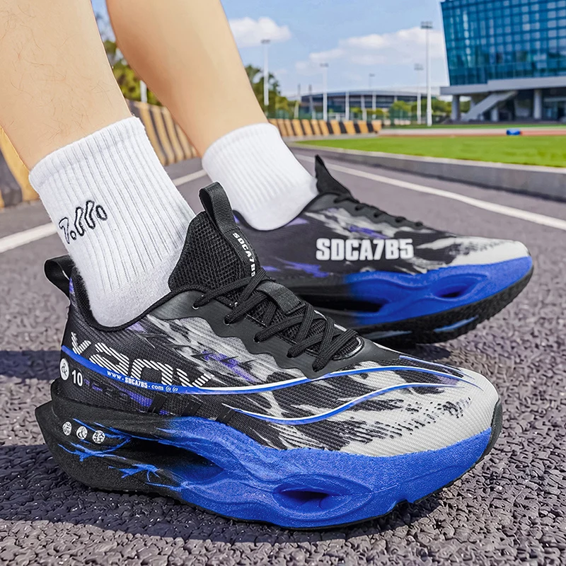 Men's casual sports shoes with carbon plate for running assistance, breathable mesh, comfortable low-top lace-up trail running shoes, zero drop thick sole, slow rebound, non-slip, suitable for gym jogging and camping
