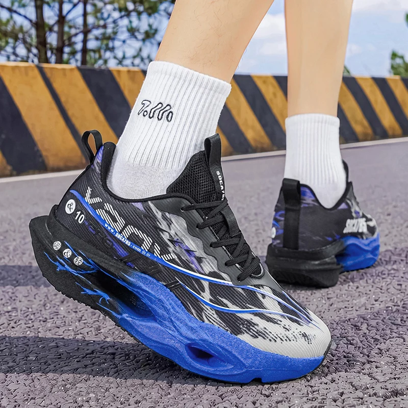 Men's casual sports shoes with carbon plate for running assistance, breathable mesh, comfortable low-top lace-up trail running shoes, zero drop thick sole, slow rebound, non-slip, suitable for gym jogging and camping